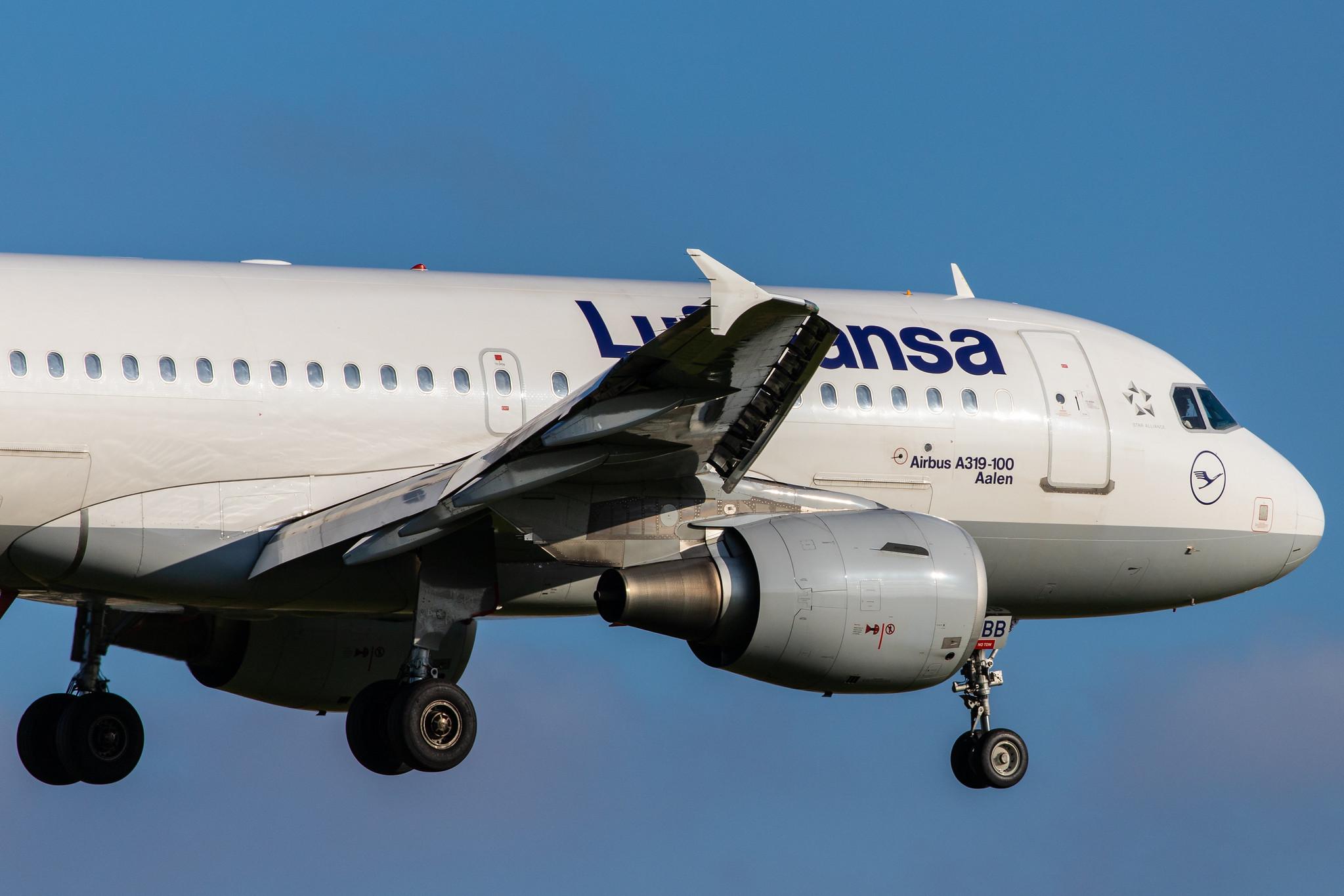 Hamburg Airport: Lufthansa (LH / DLH) |  Airbus A319-112 A319 | D-AIBB | MSN 4182