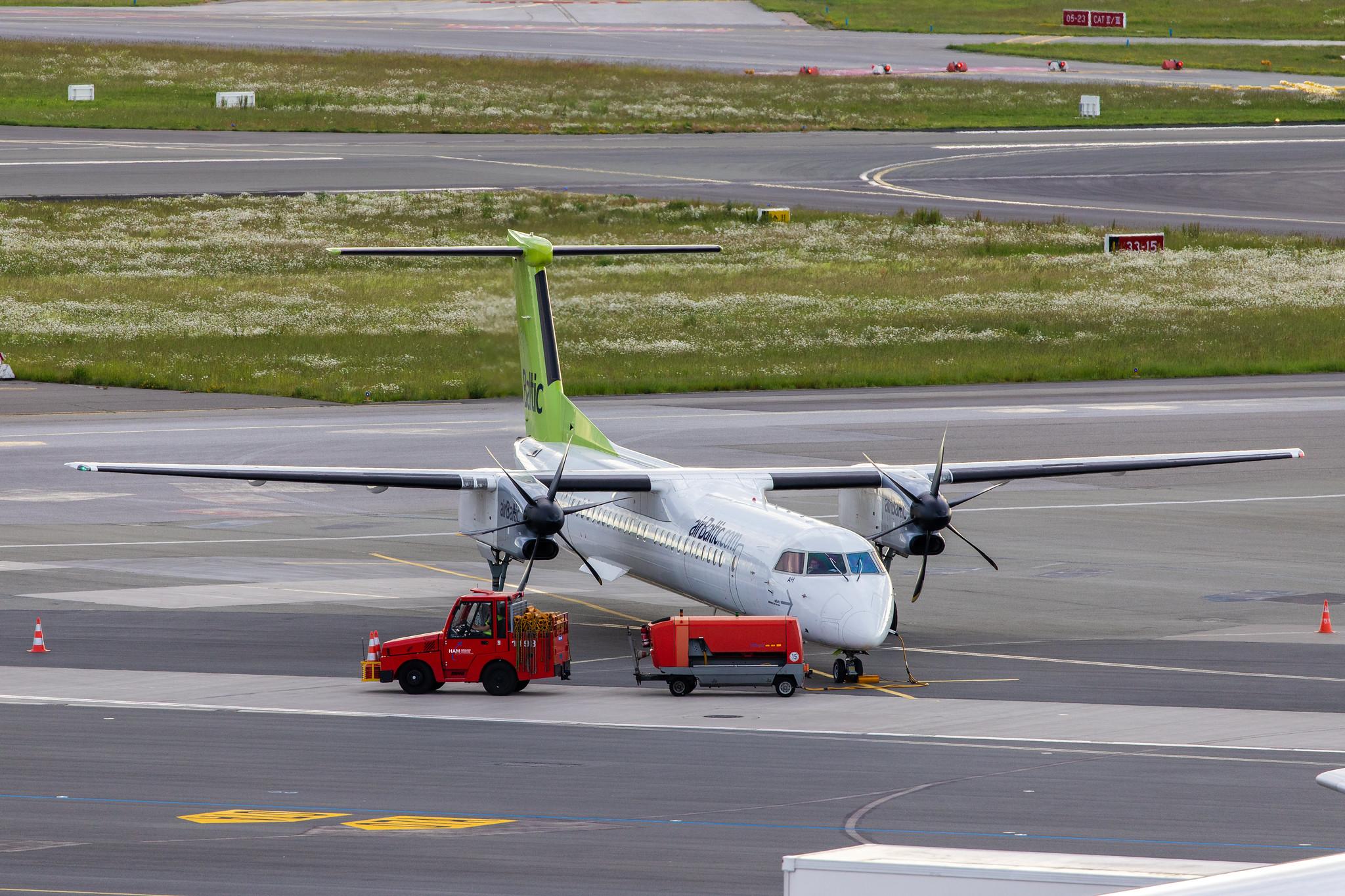 Hamburg Airport (HAM/EDDH): Air Baltic (BT / BTI) |  De Havilland Canada Dash 8-400 DH8D | YL-BAH | MSN 4296