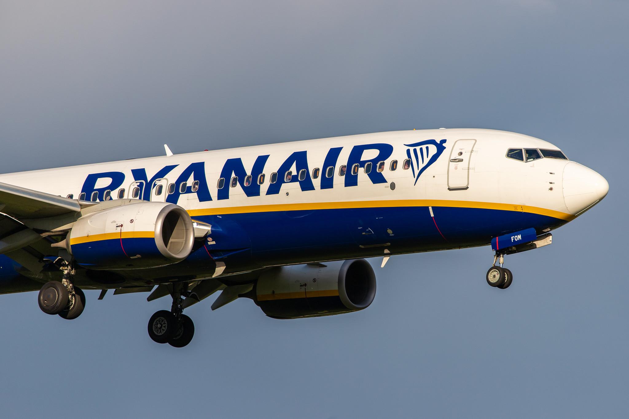 Hamburg Airport: Ryanair (FR / RYR) |  Boeing 737-8AS B738 | EI-FOM | MSN 44720