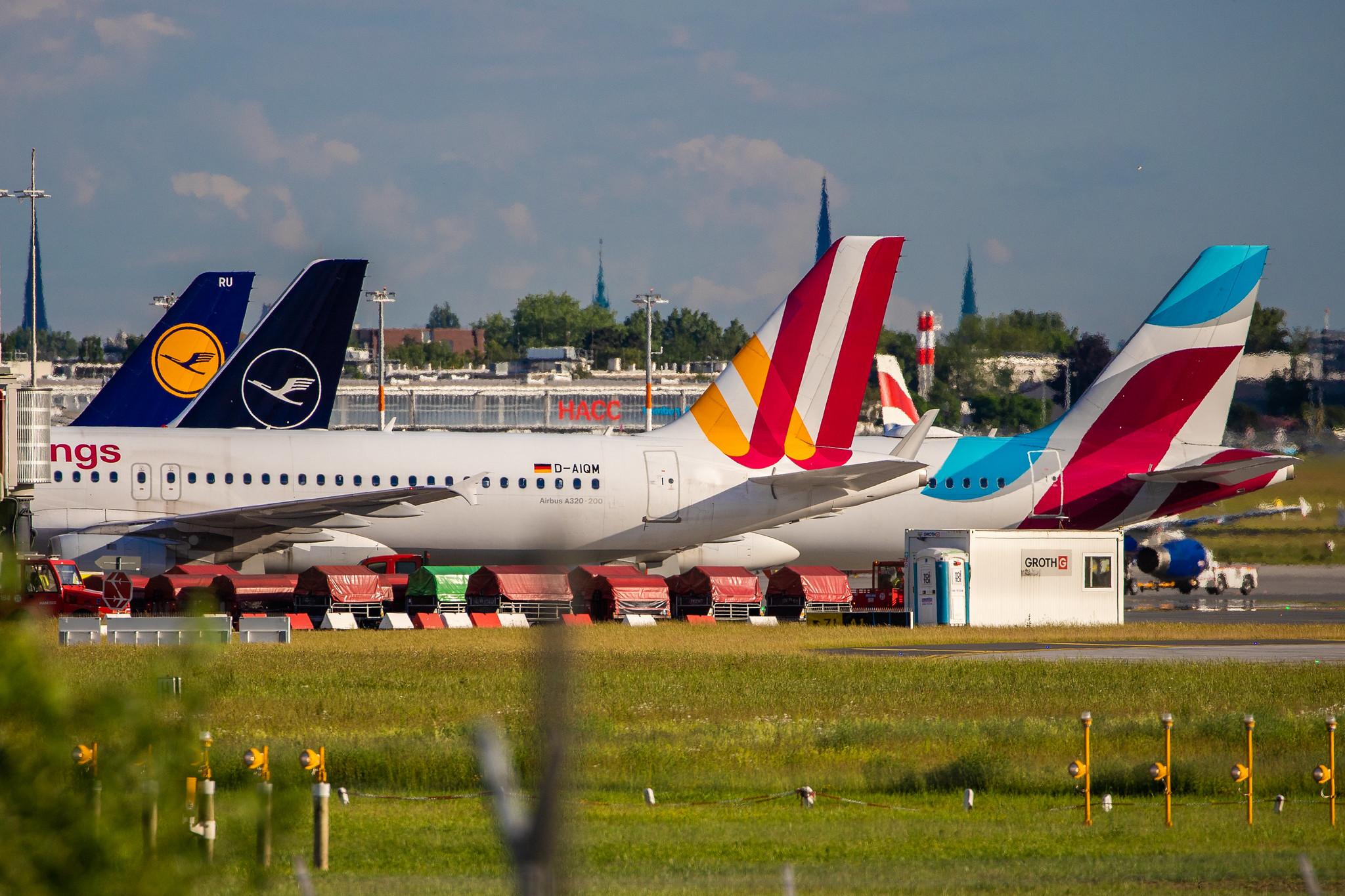 Hamburg Airport: Eurowings (EW / EWG) | Operator: Germanwings |  Airbus A320-211 A320 | D-AIQM | MSN 0268