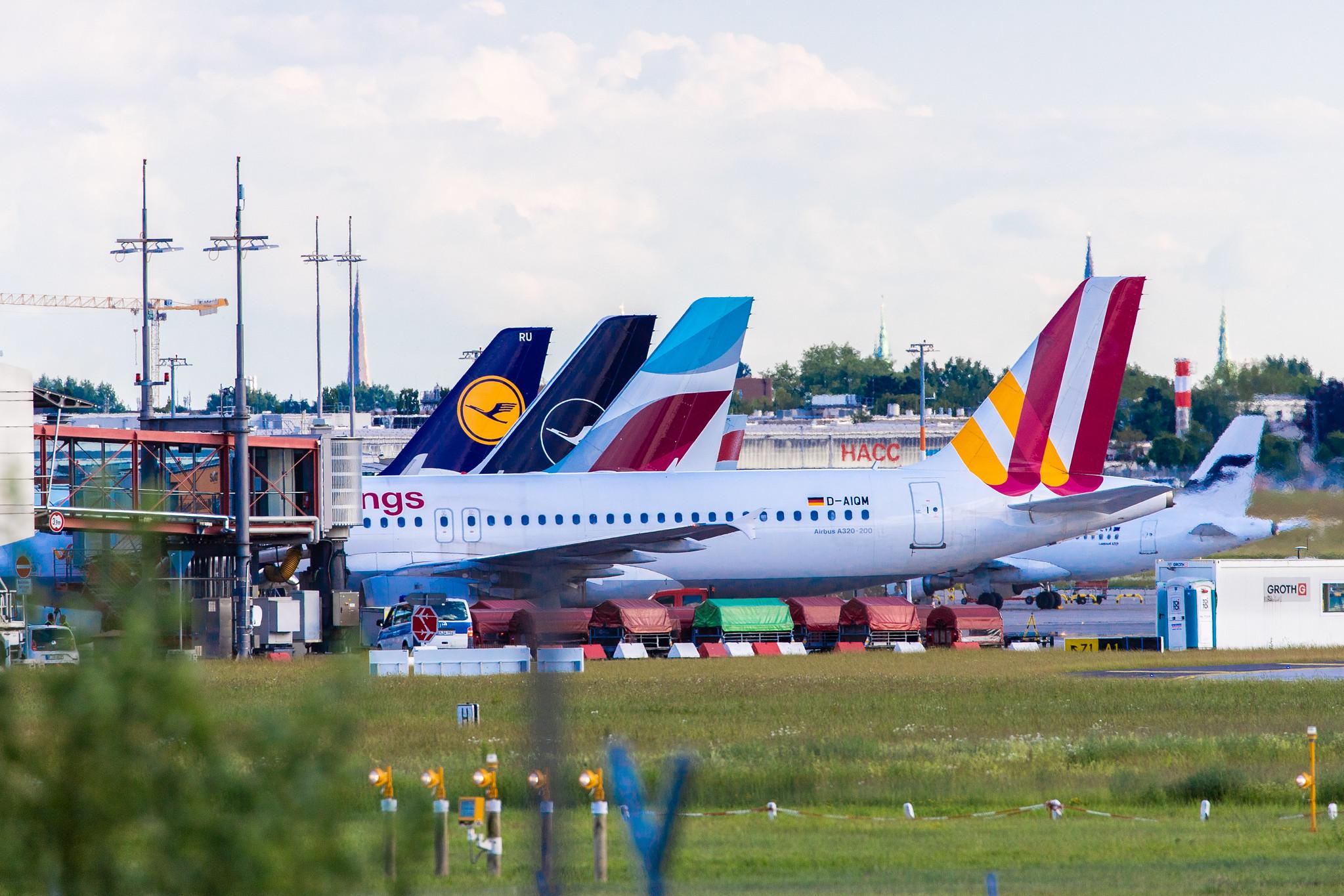 Hamburg Airport: Eurowings (EW / EWG) | Operator: Germanwings |  Airbus A320-211 A320 | D-AIQM | MSN 0268