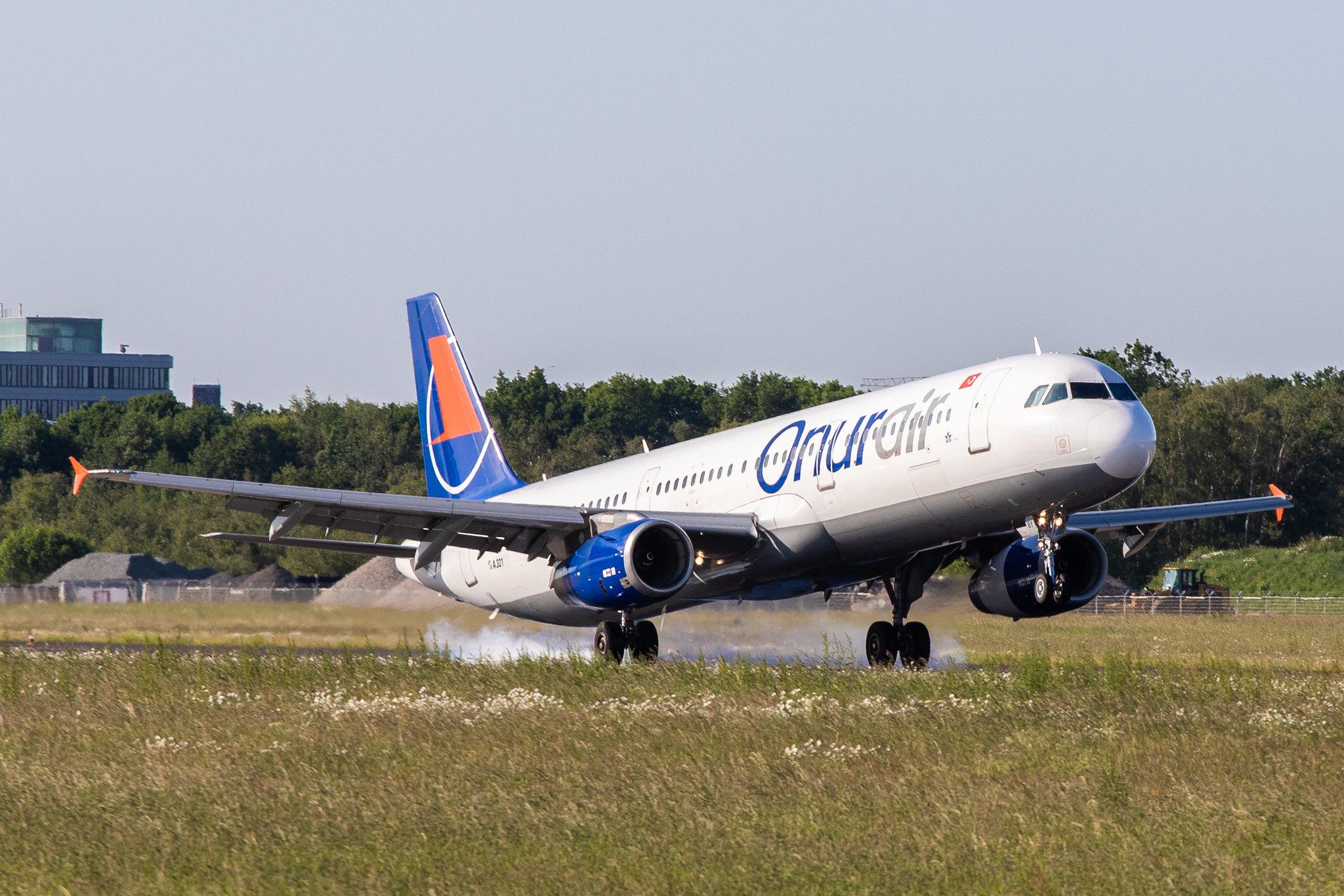 Hamburg Airport: Onur Air (8Q / OHY) |  Airbus A321-231 A321 | TC-OBY | MSN 0810