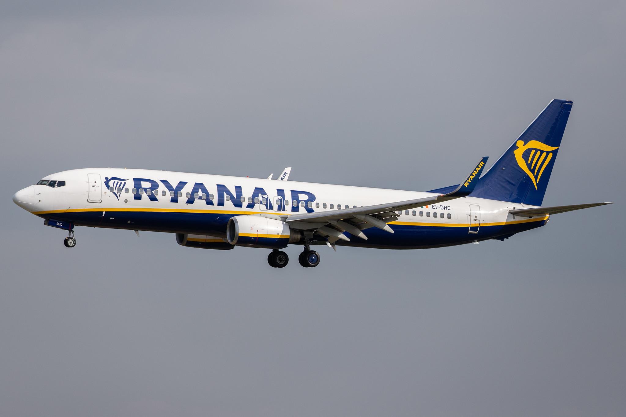 Hamburg Airport: Ryanair (FR / RYR) |  Boeing 737-8AS B738 | EI-DHC | MSN 33573