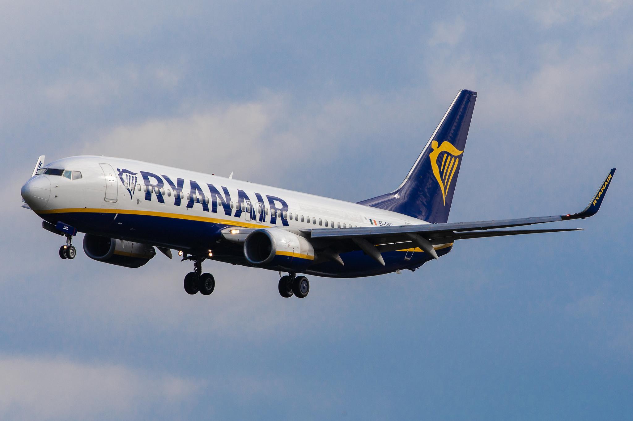 Hamburg Airport: Ryanair (FR / RYR) |  Boeing 737-8AS B738 | EI-DPG | MSN 33607