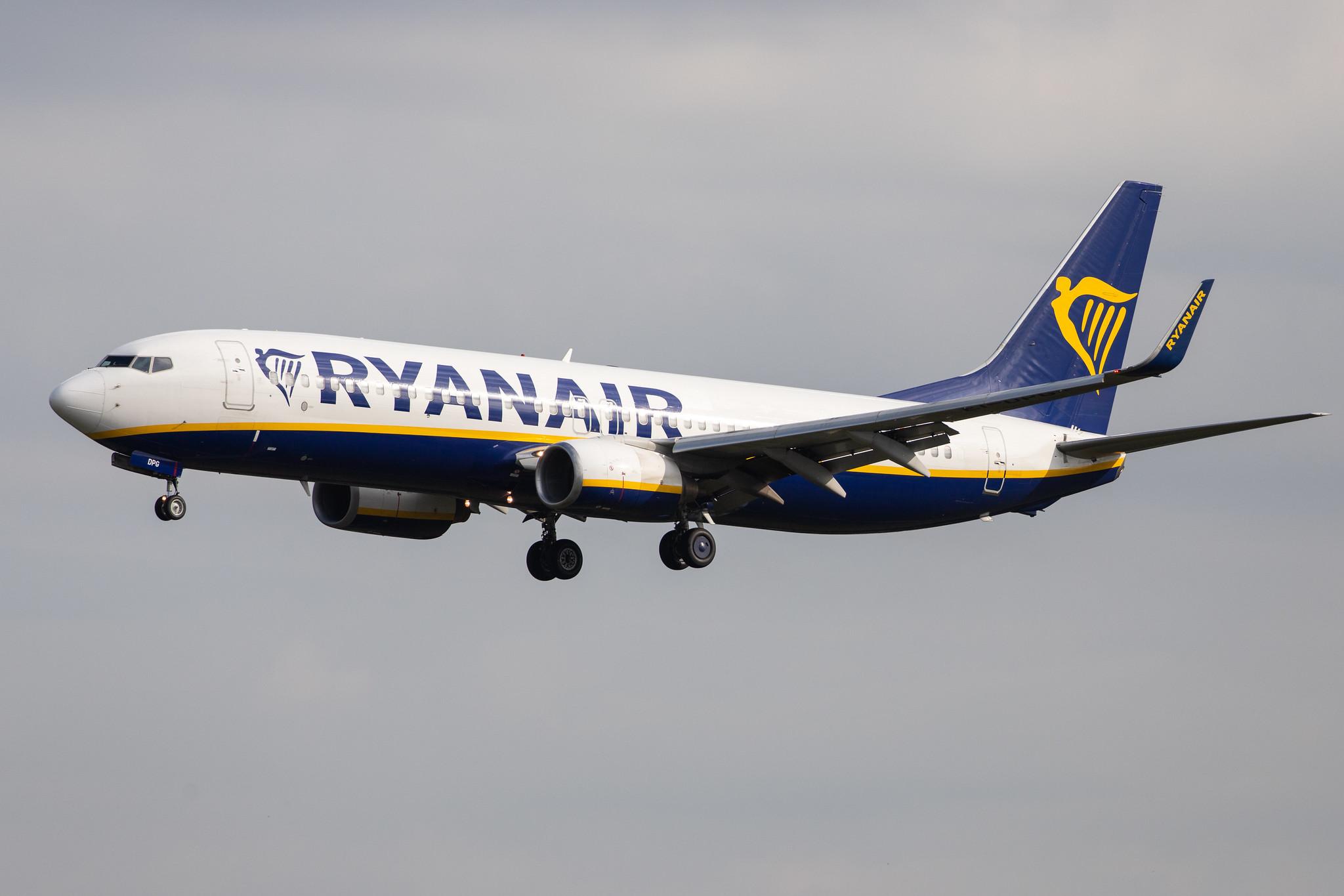 Hamburg Airport: Ryanair (FR / RYR) |  Boeing 737-8AS B738 | EI-DPG | MSN 33607