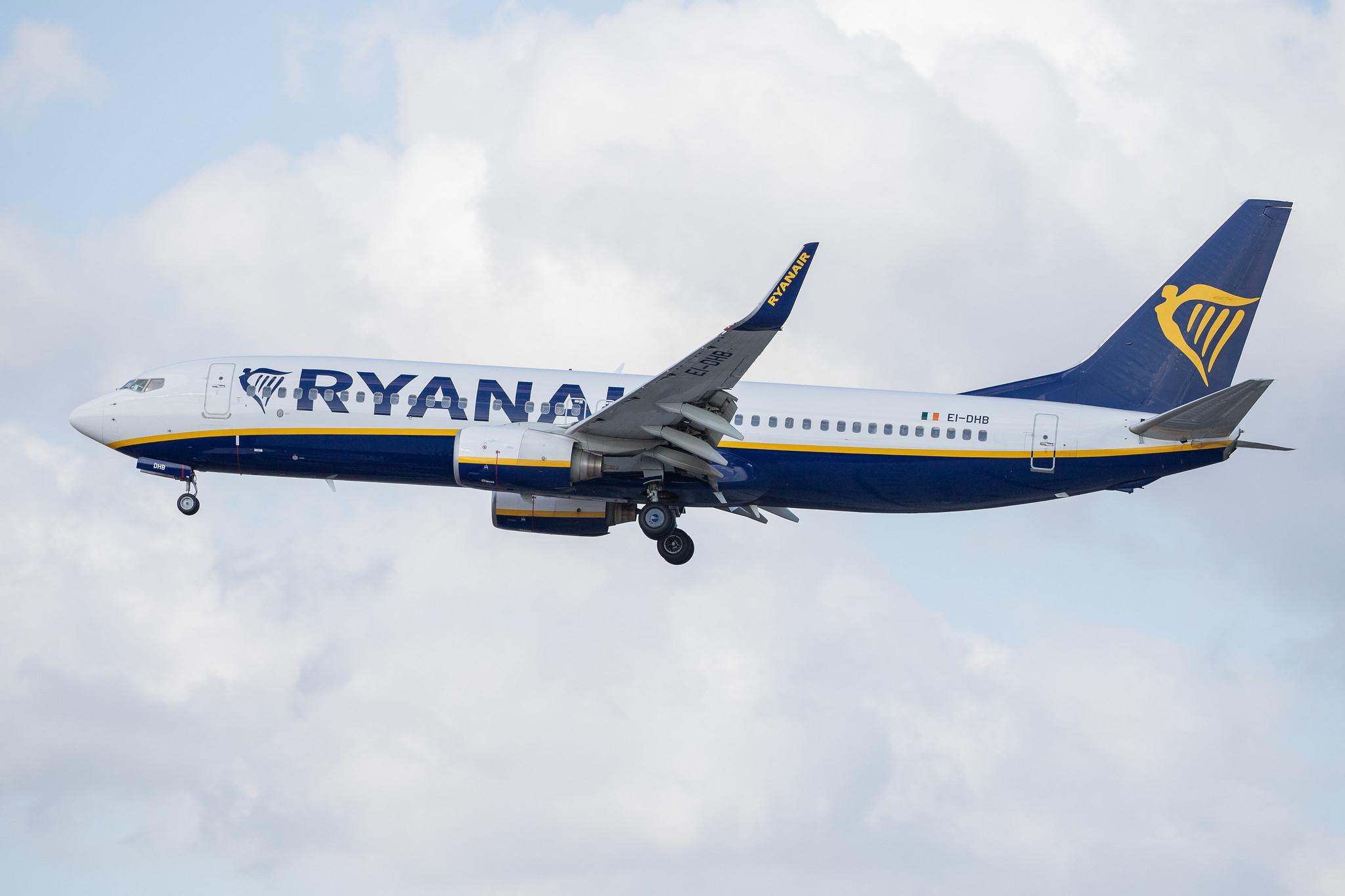 Hamburg Airport: Ryanair (FR / RYR) |  Boeing 737-8AS B738 | EI-DHB | MSN 33572