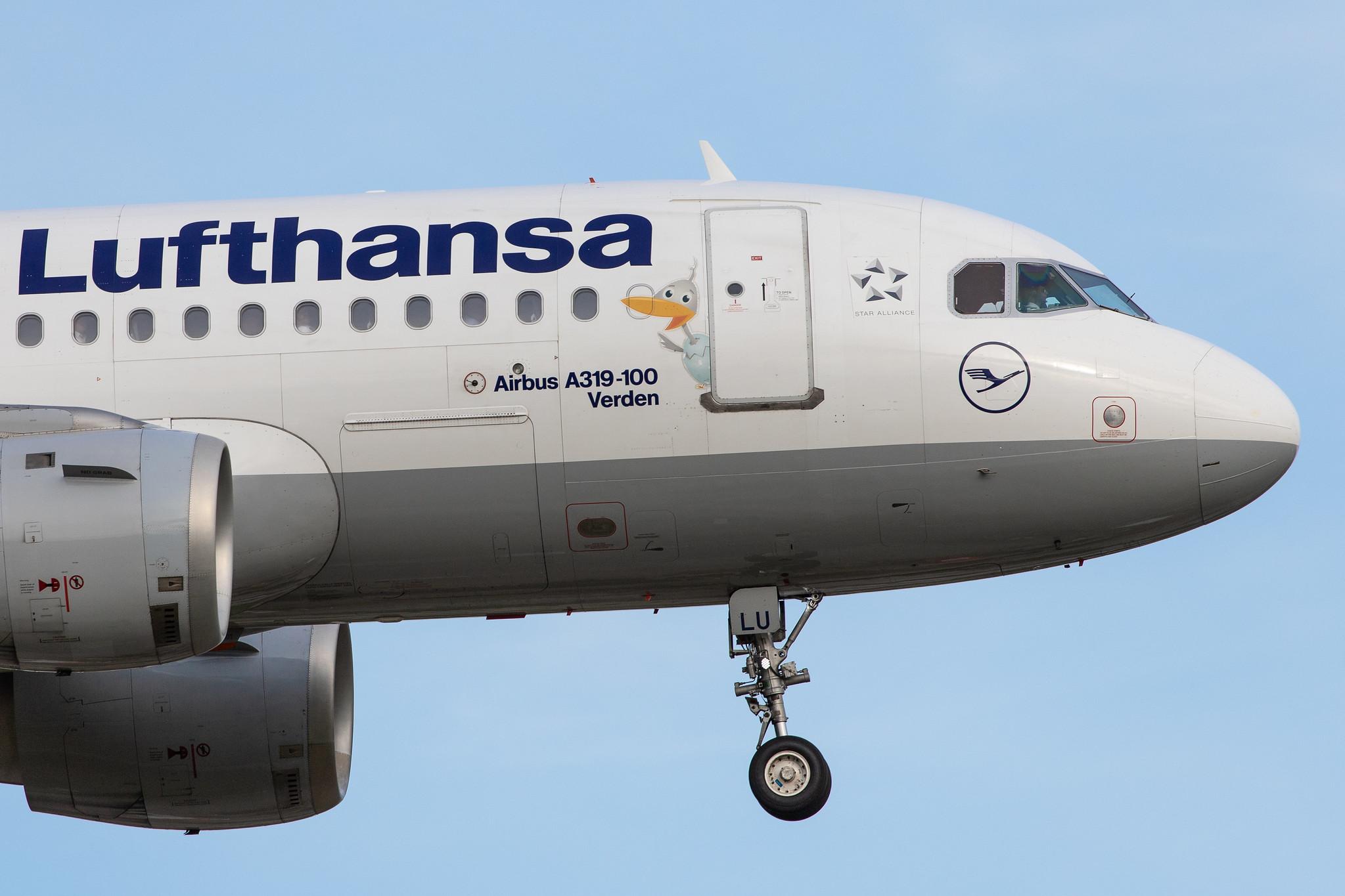 Hamburg Airport: Lufthansa (LH / DLH) |  Livery: Lu Sticker |  Airbus A319-114 A319 | D-AILU | MSN 0744