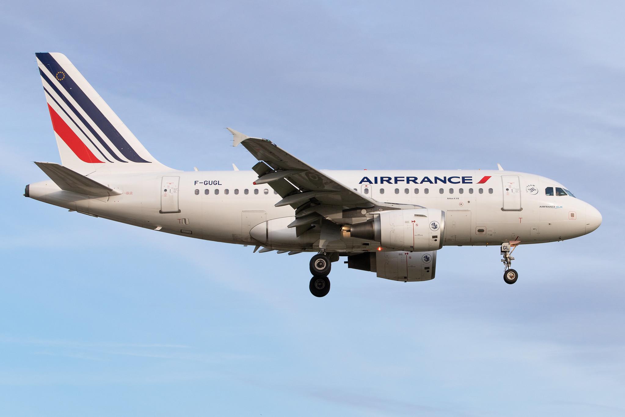 Hamburg Airport: Air France (AF / AFR) |  Airbus A318-111 A318 | F-GUGL | MSN 2686