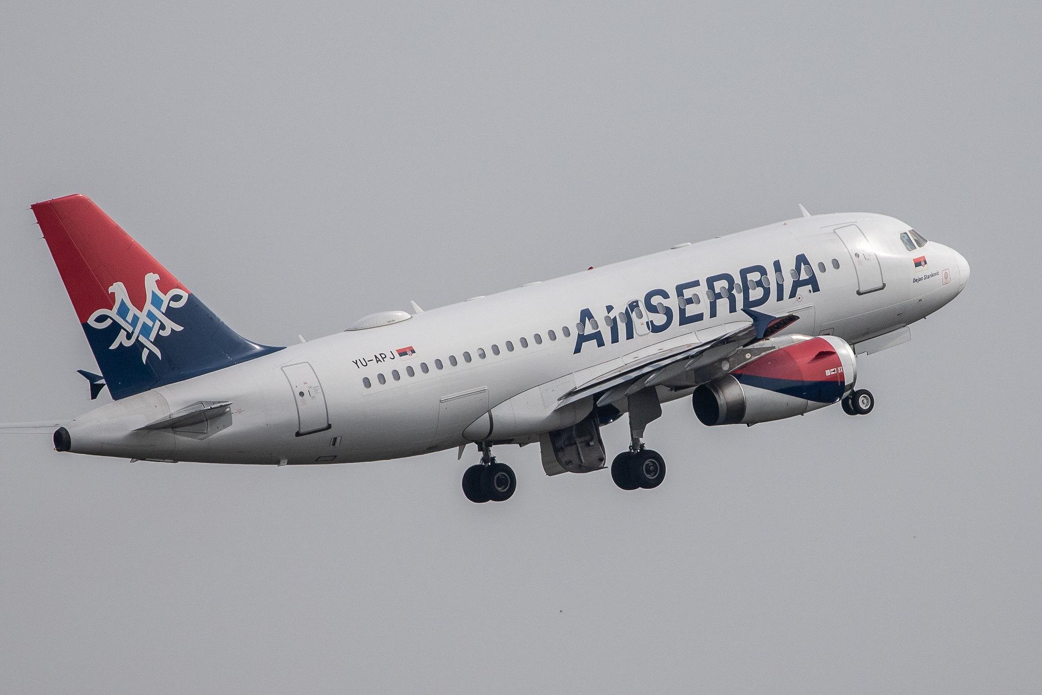 Flughafen Berlin Tegel (TXL): AirSerbia Airbus A319-132 A319 YU-APJ MSN 1159