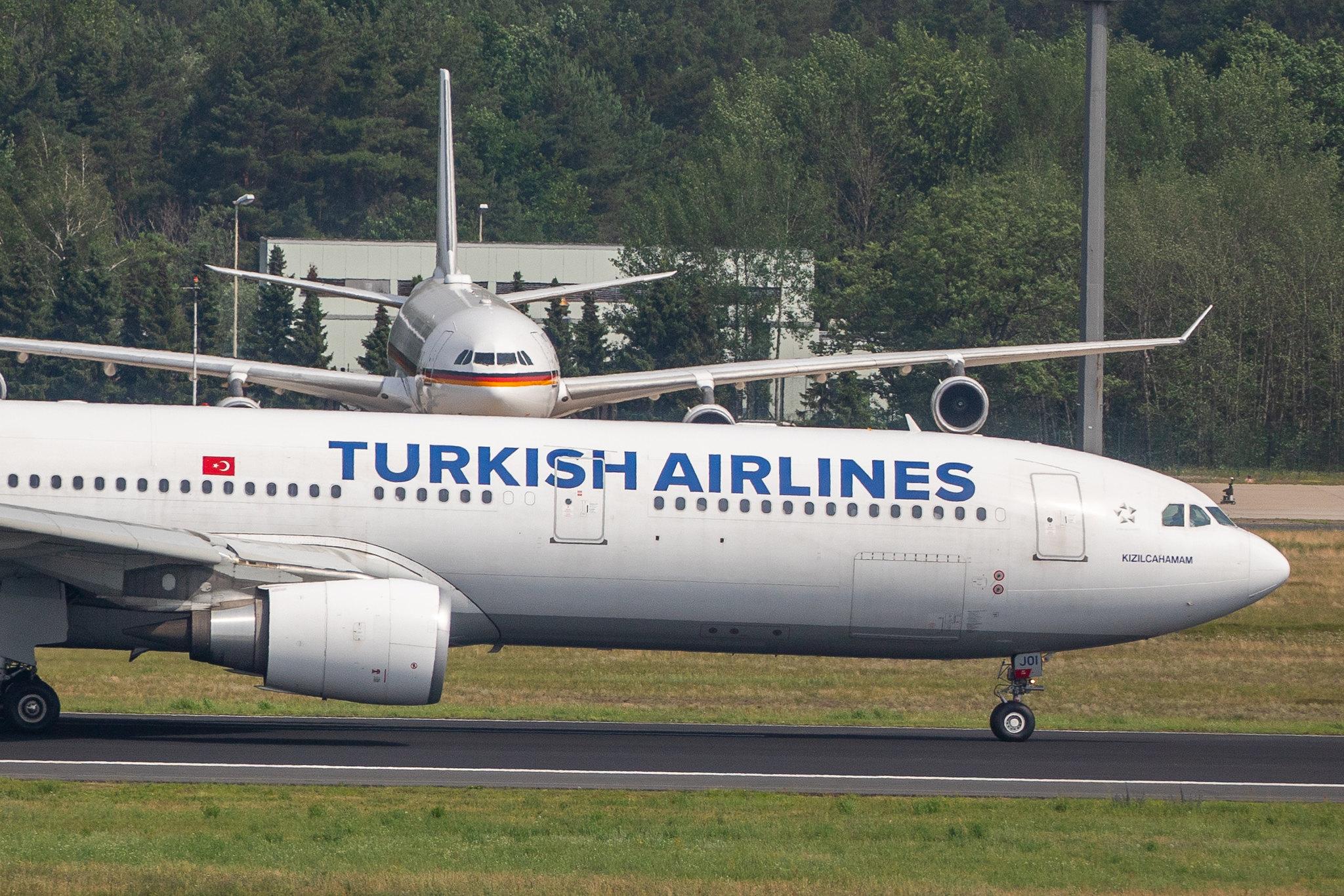 Flughafen Berlin Tegel (TXL): Turkish Airlines Airbus A330-303 A333 TC-JOI MSN 1629