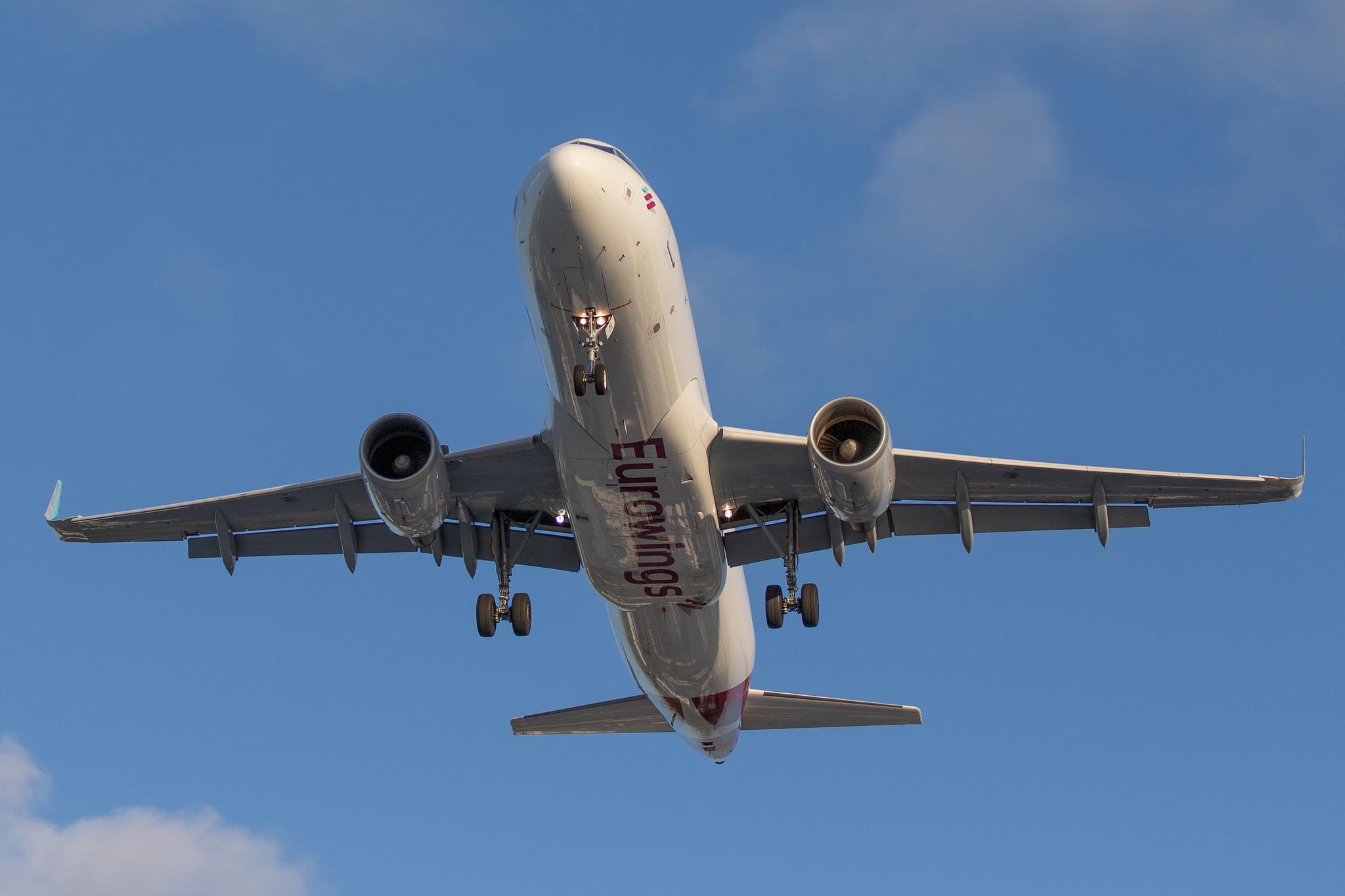 Hamburg Airport: Eurowings (EW / EWG) |  Airbus A320-214 A320 | D-AIZT | MSN 5601