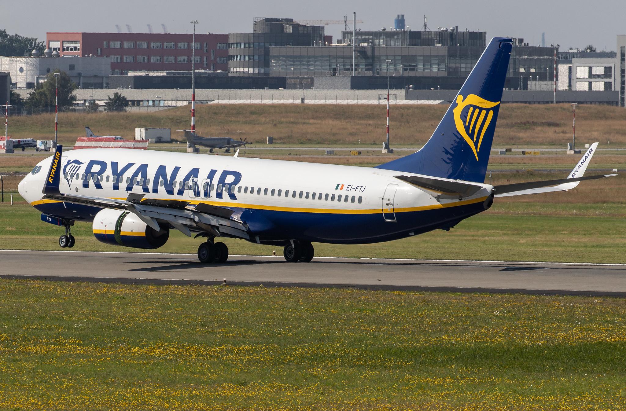 Hamburg Airport: Ryanair (FR / RYR) |  Boeing 737-8AS B738 | EI-FTJ | MSN 44760