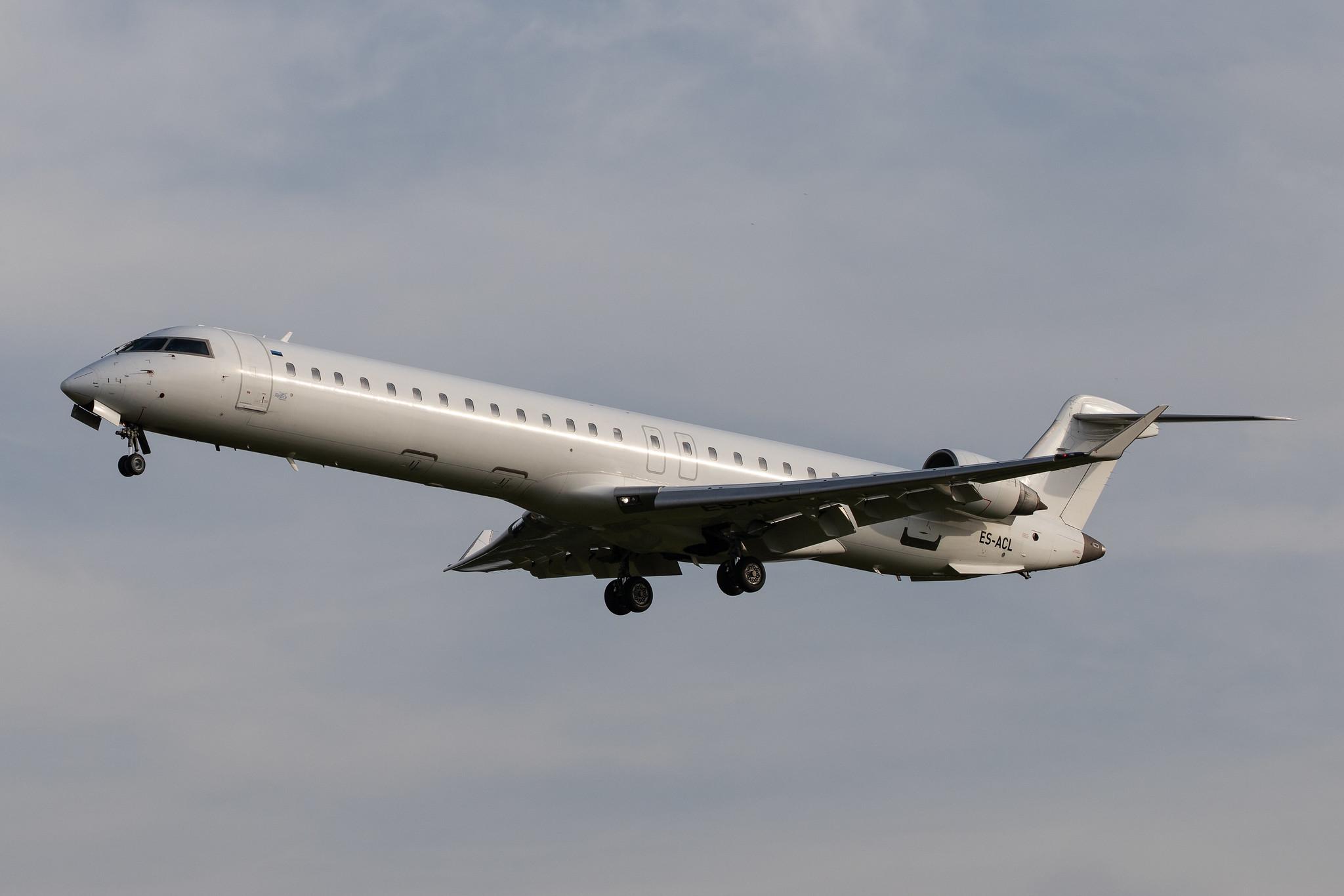 Hamburg Airport: Nordica (EE / EST) | Operator: LOT | Bombardier CRJ-900LR CRJ9 | ES-ACL | MSN 15065