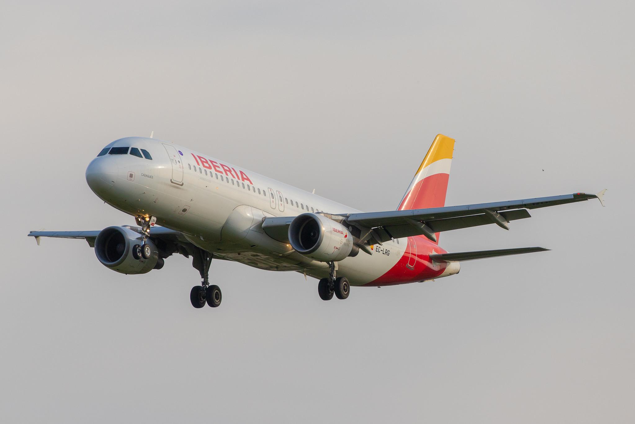 Hamburg Airport: Iberia (IB / IBE) | Airbus A320-214 A320 | EC-LRG | MSN 1516