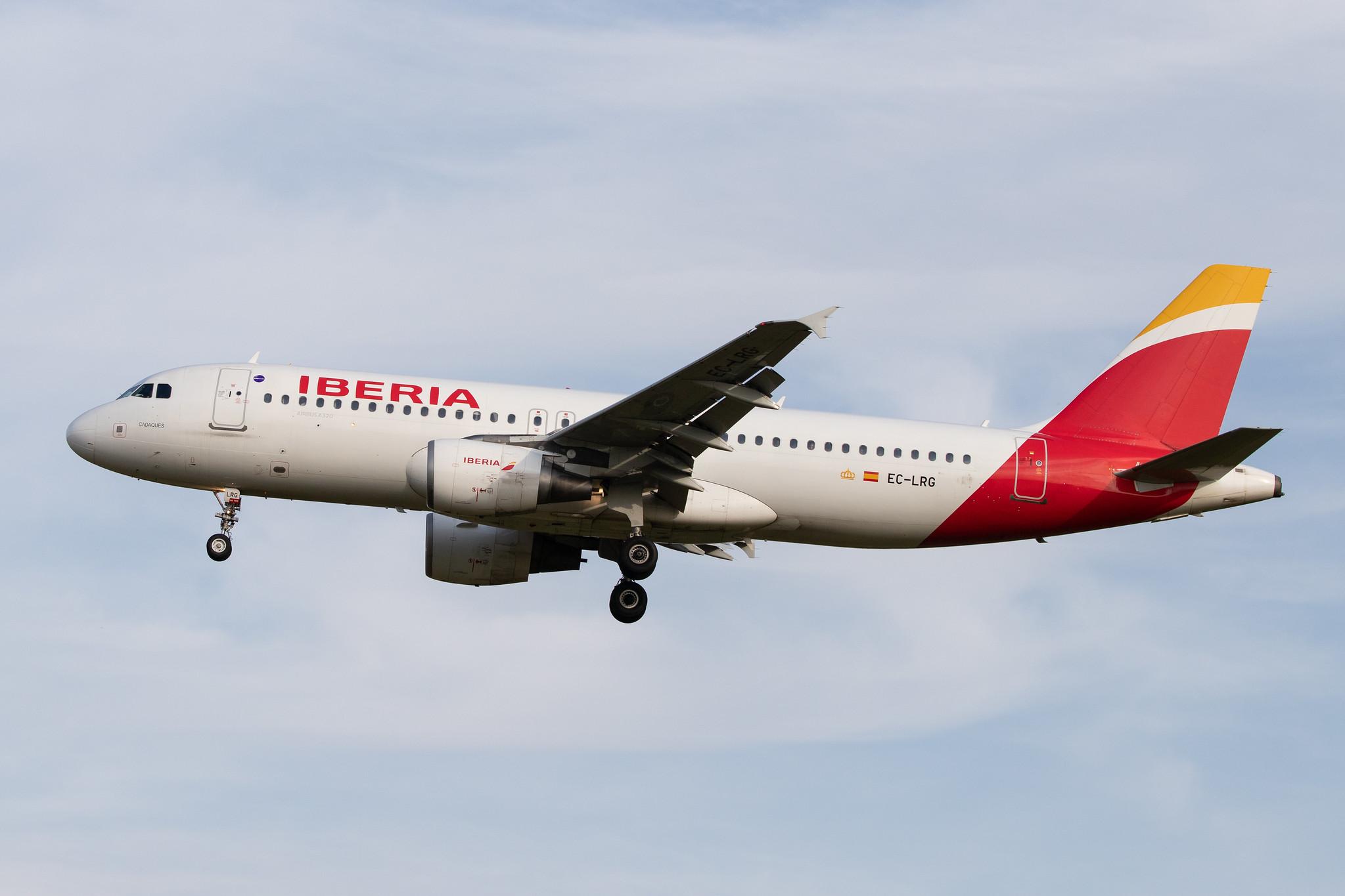 Hamburg Airport: Iberia (IB / IBE) | Airbus A320-214 A320 | EC-LRG | MSN 1516