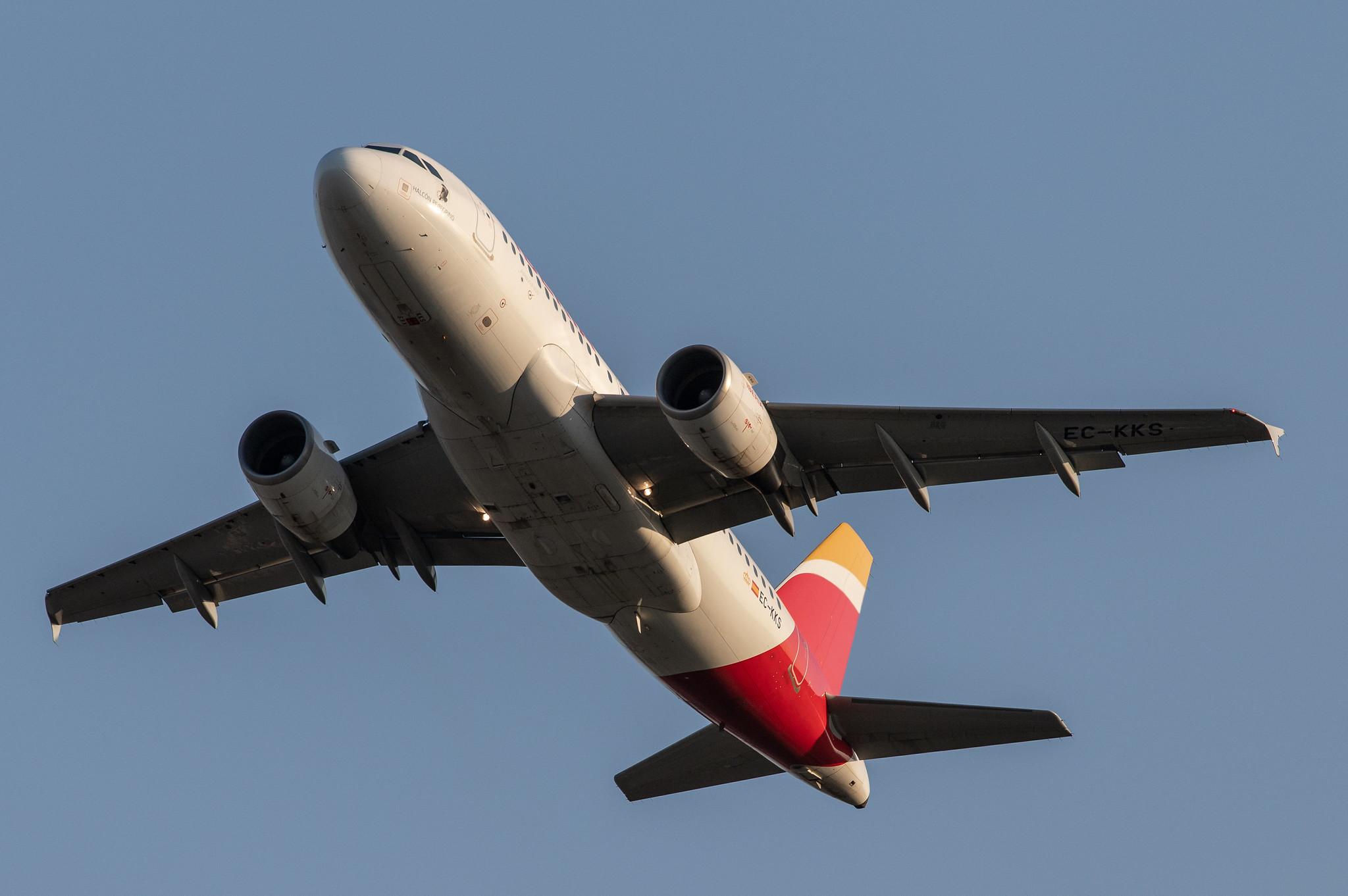 Hamburg Airport: Iberia (IB / IBE) |  Airbus A319-111 A319 | EC-KKS | MSN 3320