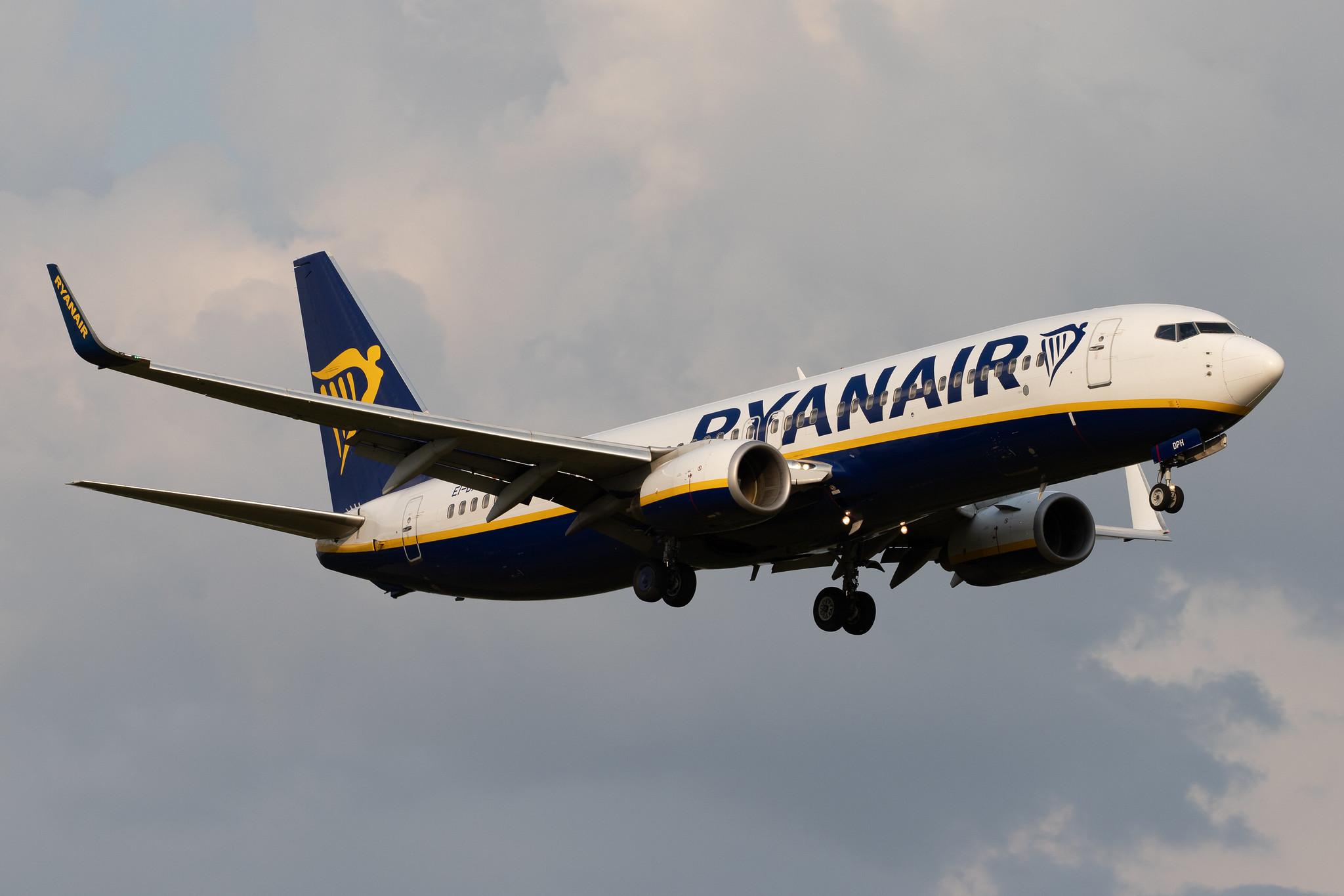 Hamburg Airport: Ryanair (FR / RYR) | Boeing 737-8AS B738 | EI-DPH | MSN 33624