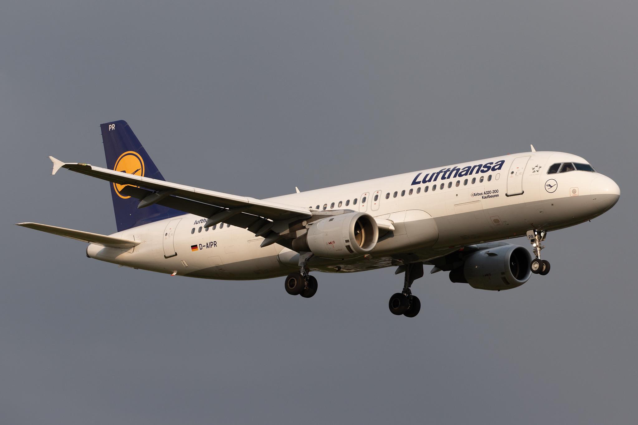 Hamburg Airport: Lufthansa (LH / DLH) | Airbus A320-211 A320 | D-AIPR | MSN 0111