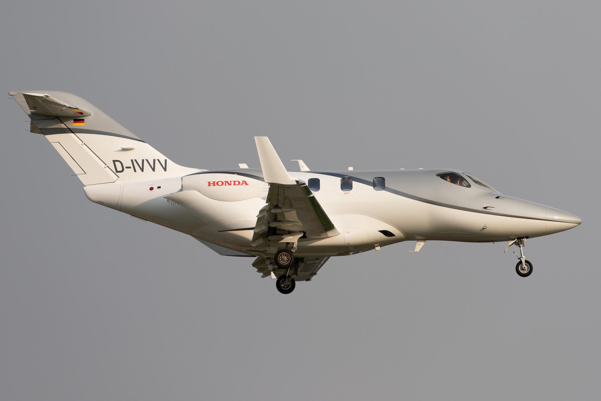 Hamburg Airport: Private Owner | Honda HA-420 HondaJet HDJT | D-IVVV | MSN 42000060