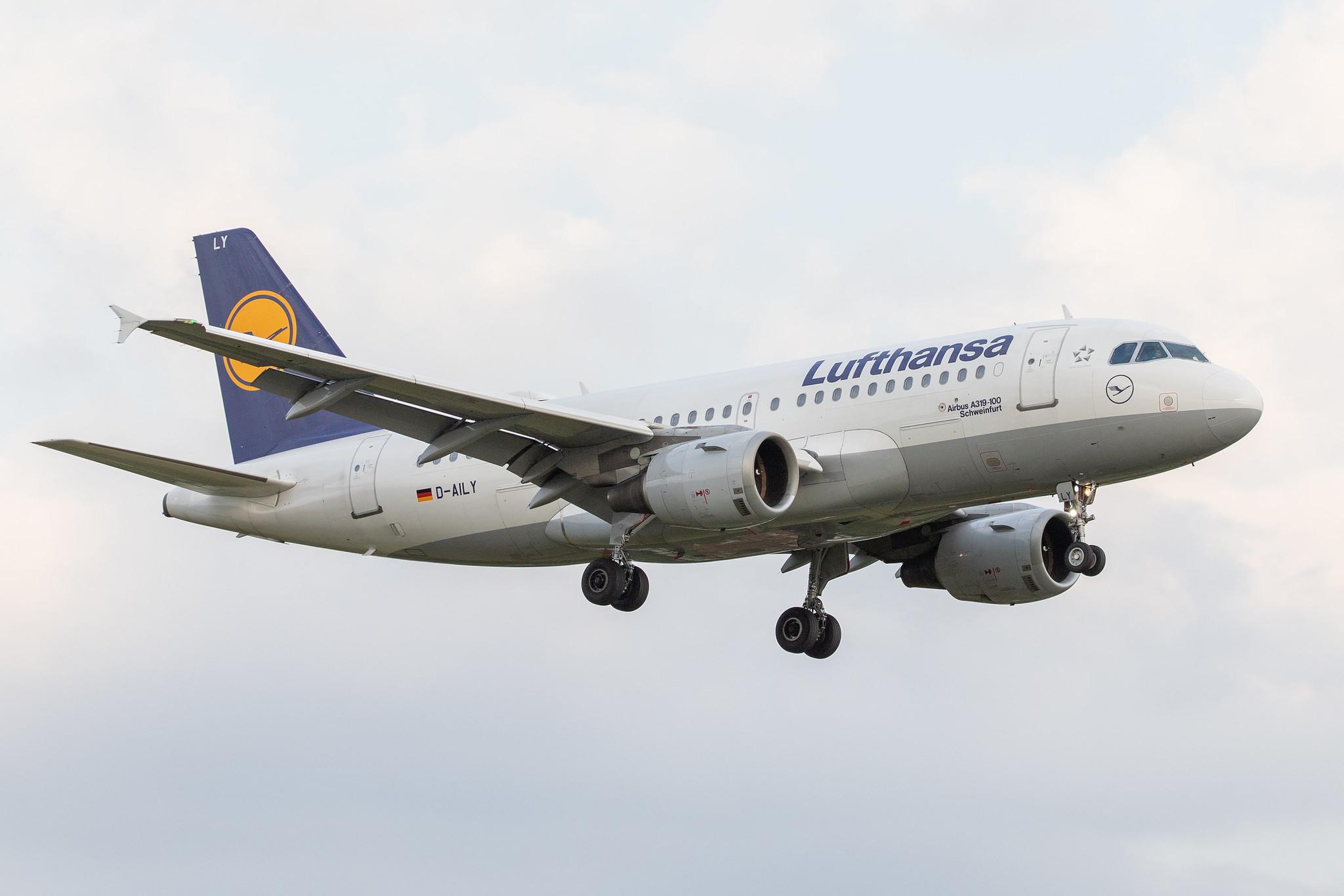 Hamburg Airport: Lufthansa (LH / DLH) | Airbus A319-114 A319 | D-AILY | MSN 0875