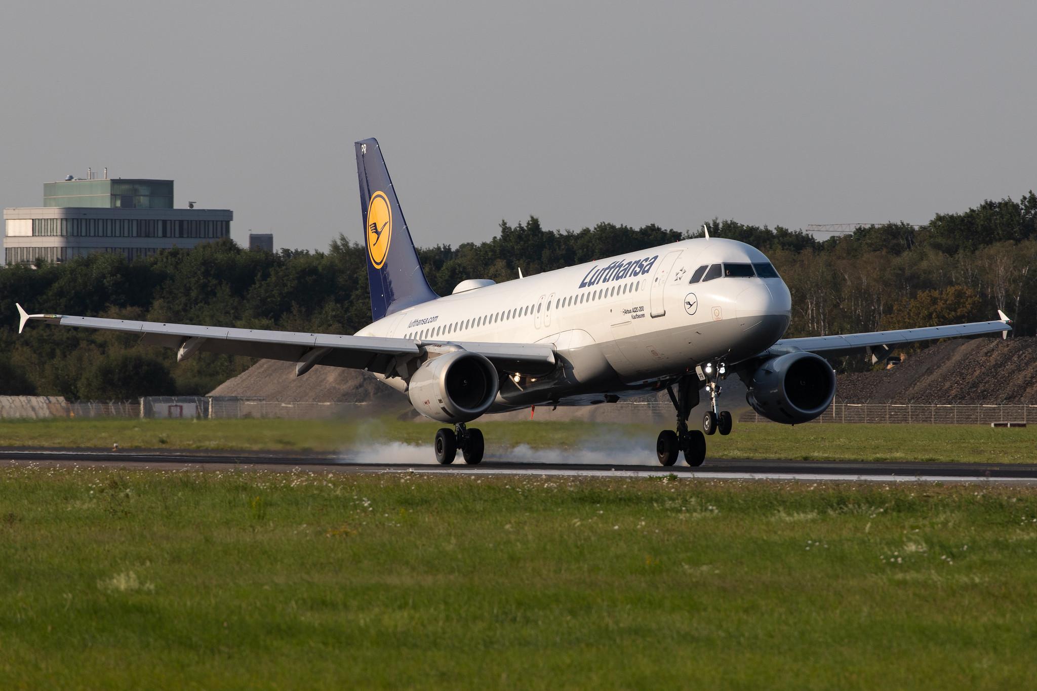 Hamburg Airport: Lufthansa (LH / DLH) |  Airbus A320-211 A320 | D-AIPR | MSN 0111