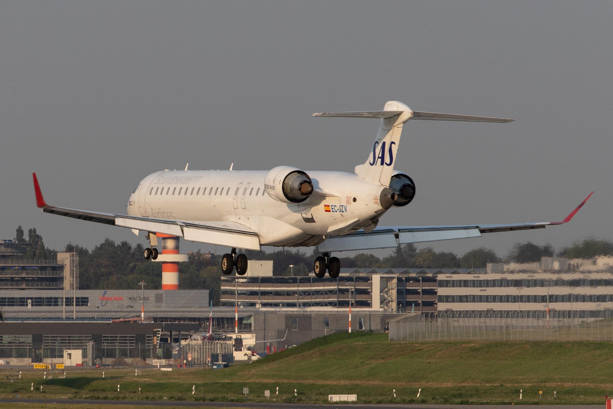 Hamburg Airport: SAS (SK / SAS) | Operator: Air Nostrum |  Bombardier CRJ-900ER CRJ9 | EC-JZV | MSN 15117