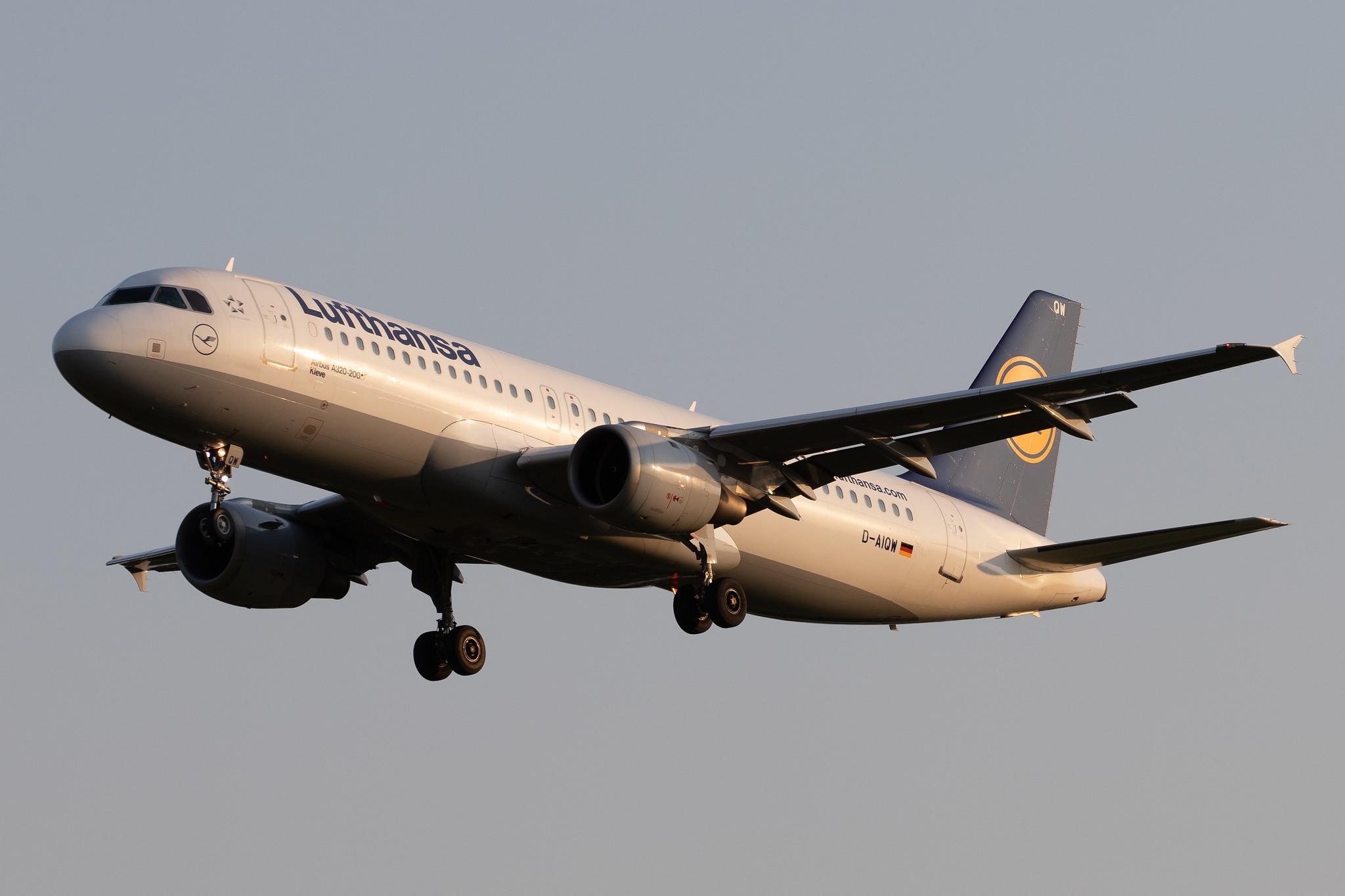 Hamburg Airport: Lufthansa (LH / DLH) |  Airbus A320-211 A320 | D-AIQW | MSN 1367
