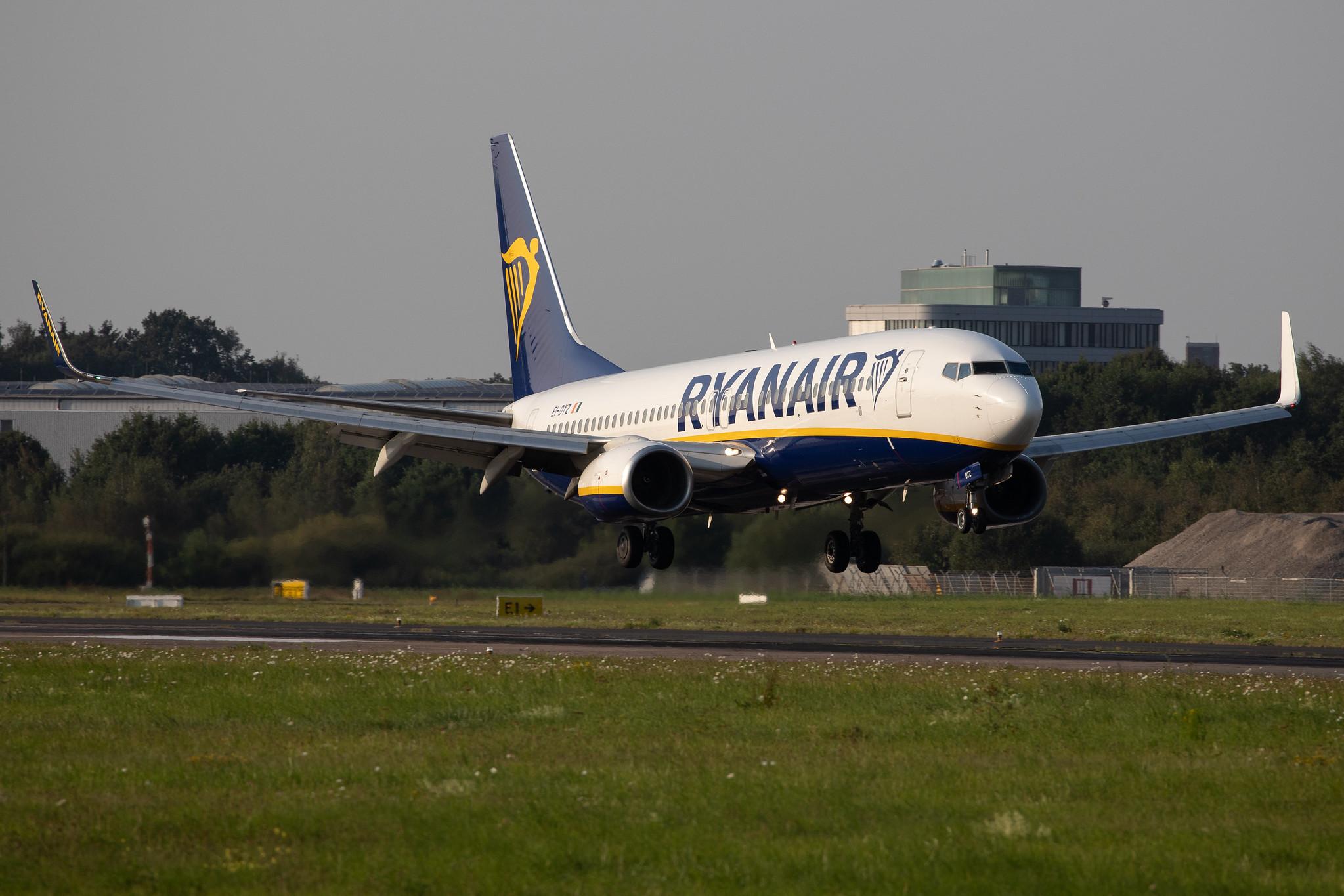 Hamburg Airport: Ryanair (FR / RYR) |  Boeing 737-8AS B738 | EI-DYZ | MSN 37518
