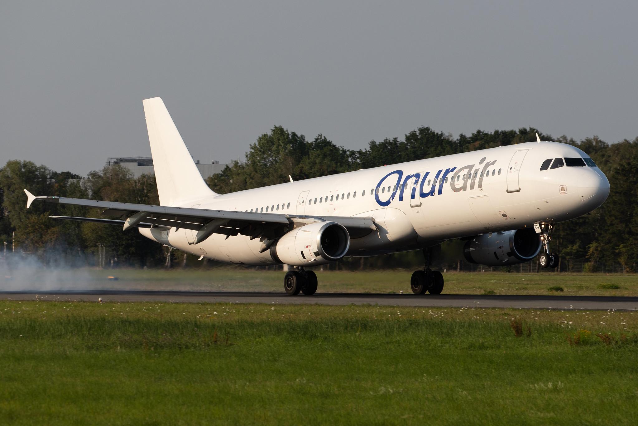Hamburg Airport: Onur Air (8Q / OHY) | Operator: Avion Express |  Airbus A321-231 A321 | LY-NVU | MSN 1421