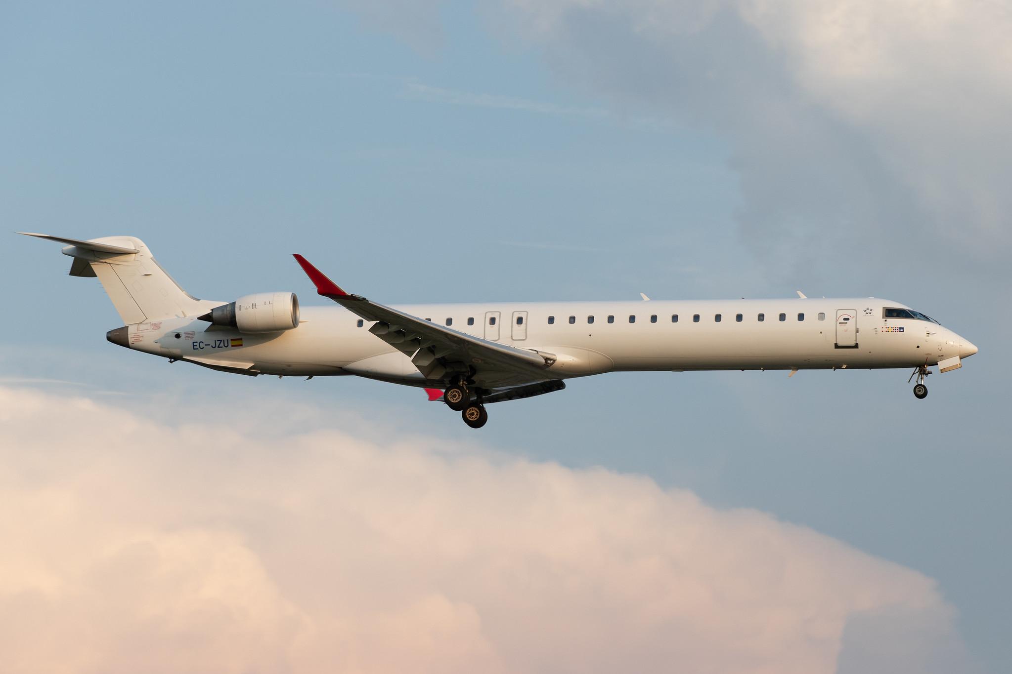 Hamburg Airport: Iberia Regional (IB / IBE) | Operator: Air Nostrum |  Bombardier CRJ-900ER CRJ9 | EC-JZU | MSN 15115