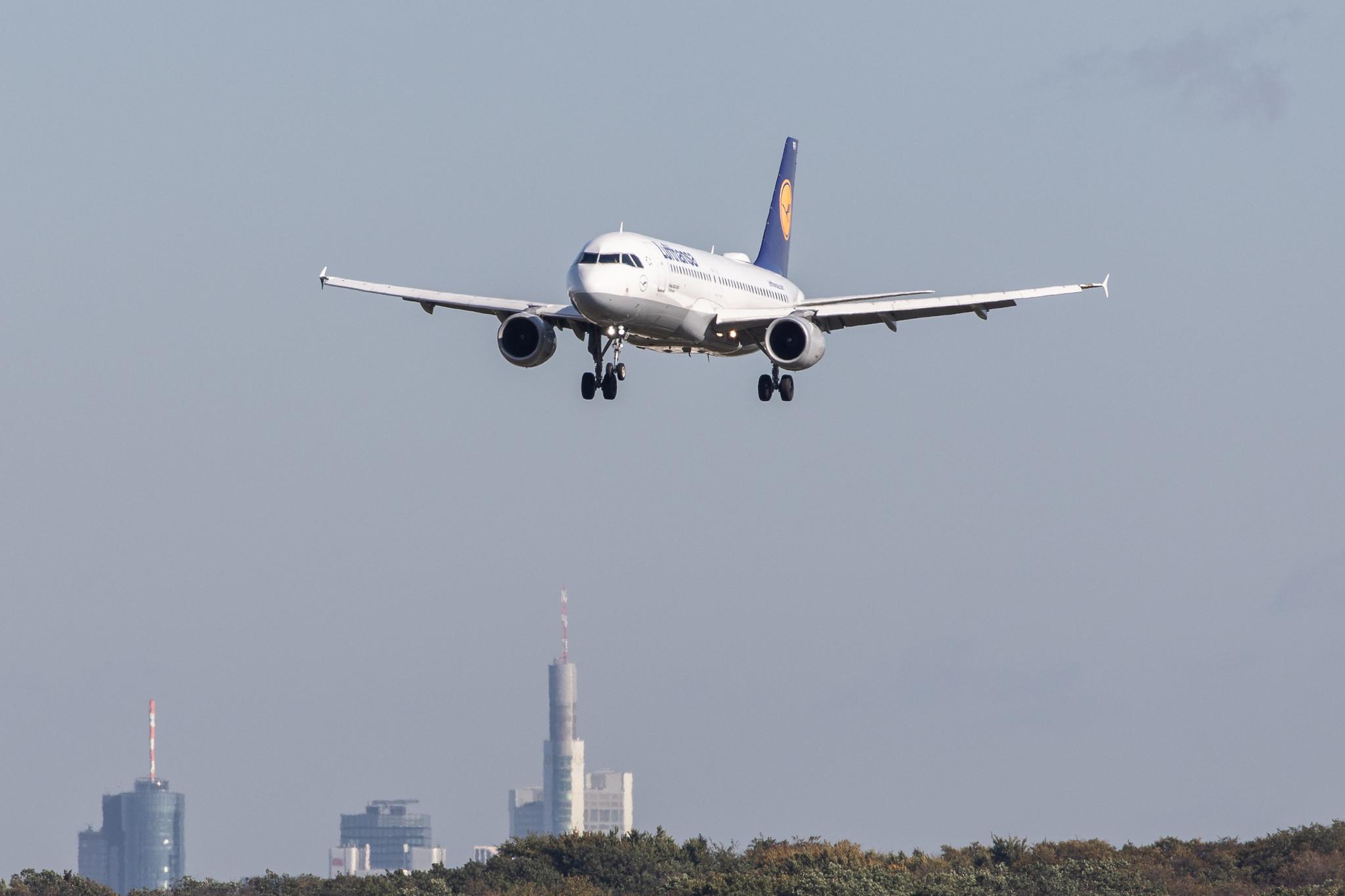 Frankfurt Airport: Lufthansa (LH / DLH) |  Airbus A320-211 A320 | D-AIPR | MSN 0111