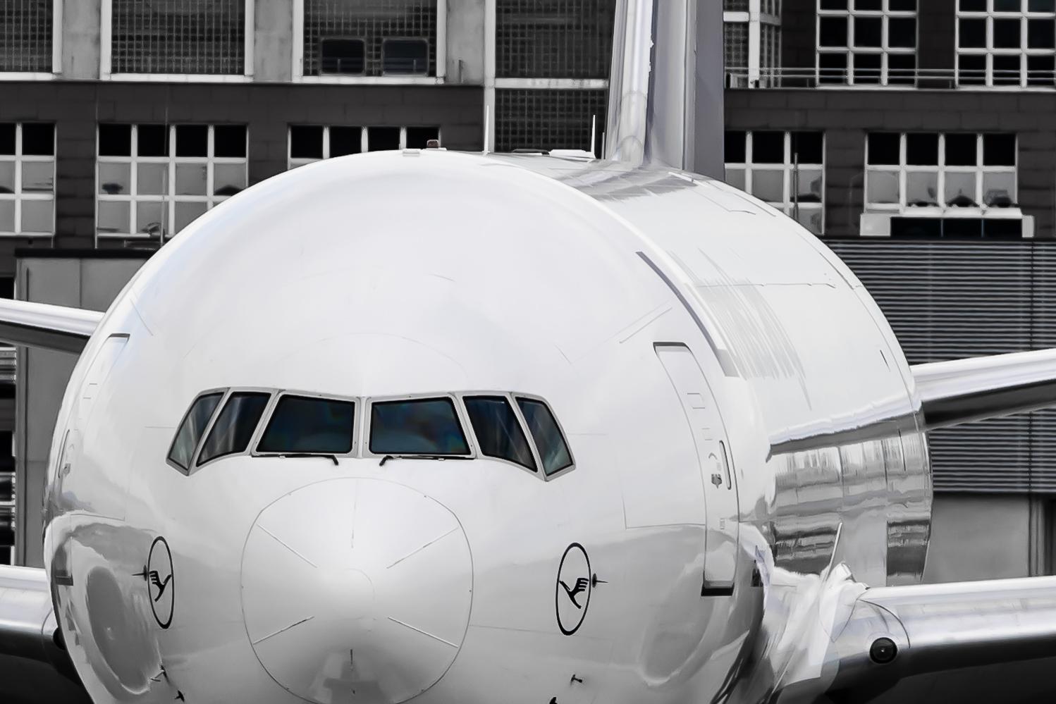 Frankfurt Airport: Lufthansa Cargo (/ GEC) |  Boeing 777-FBT B77L | D-ALFE | MSN 41678