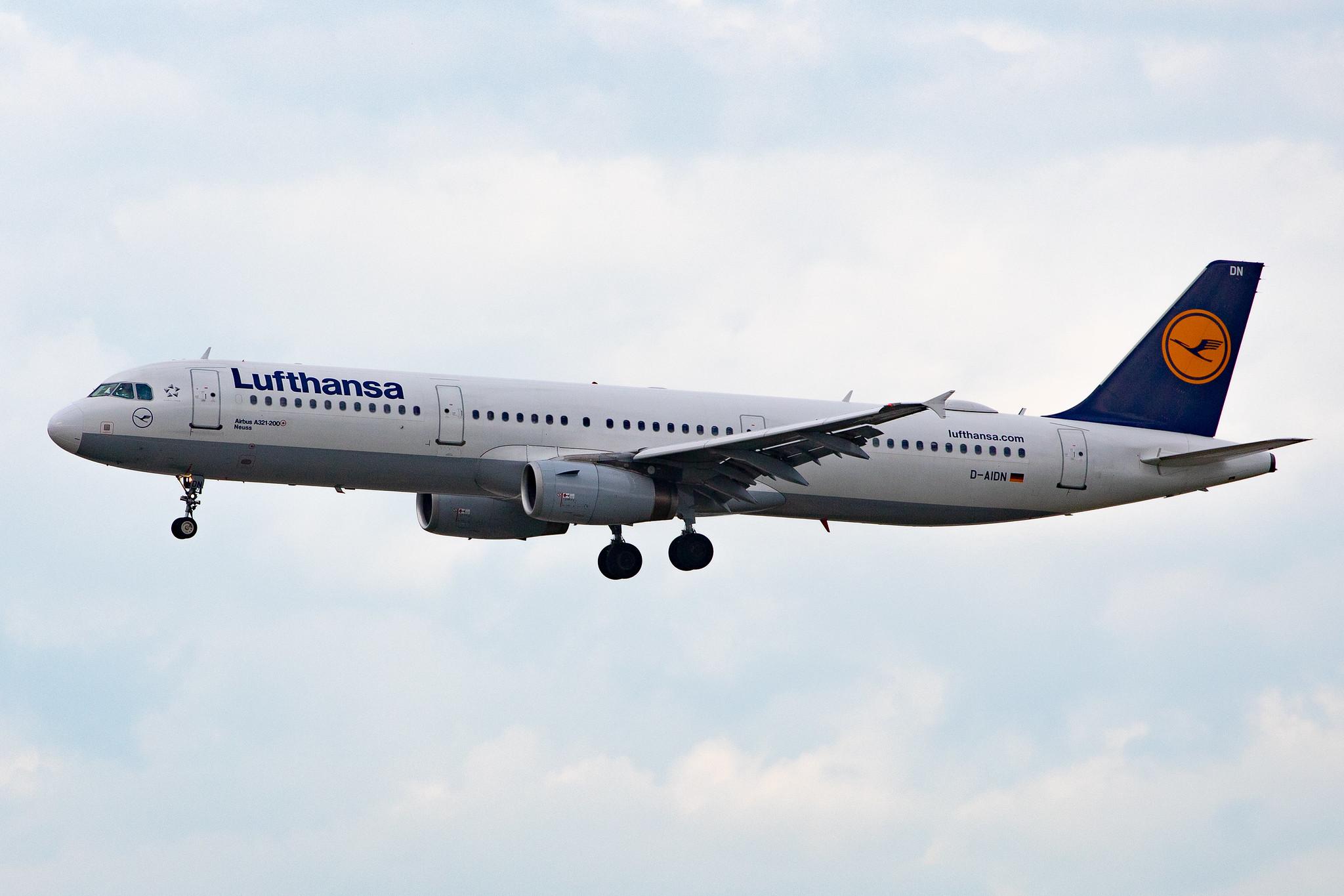 Frankfurt Airport: Lufthansa (LH / DLH) |  Airbus A321-231 A321 | D-AIDN | MSN 4976