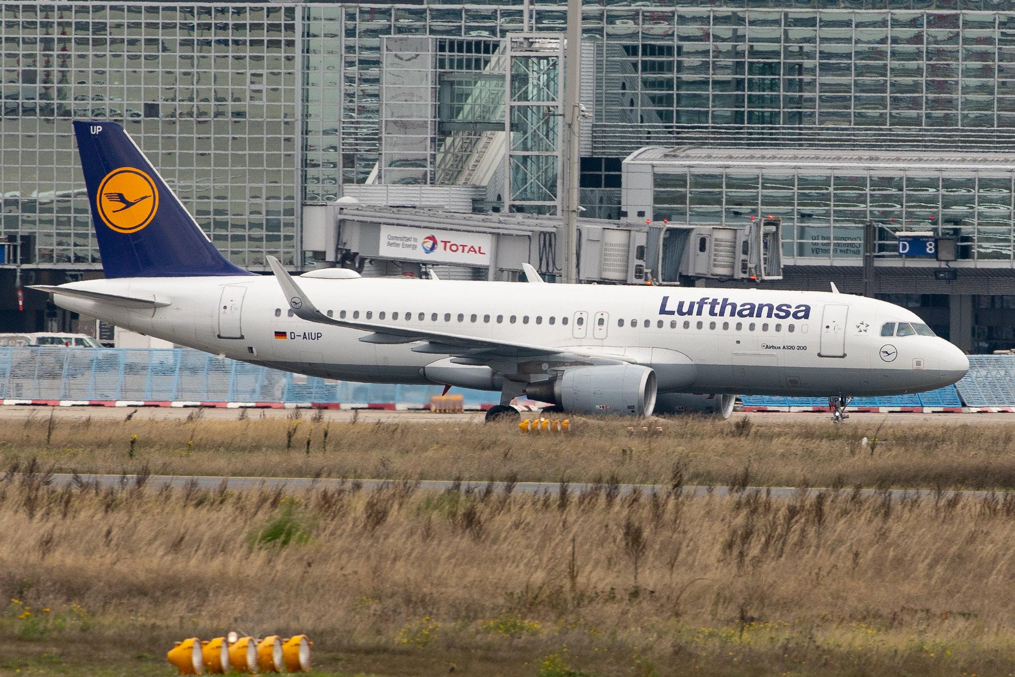 Frankfurt Airport: Lufthansa (LH / DLH) |  Airbus A320-214 A320 | D-AIUP | MSN 6807