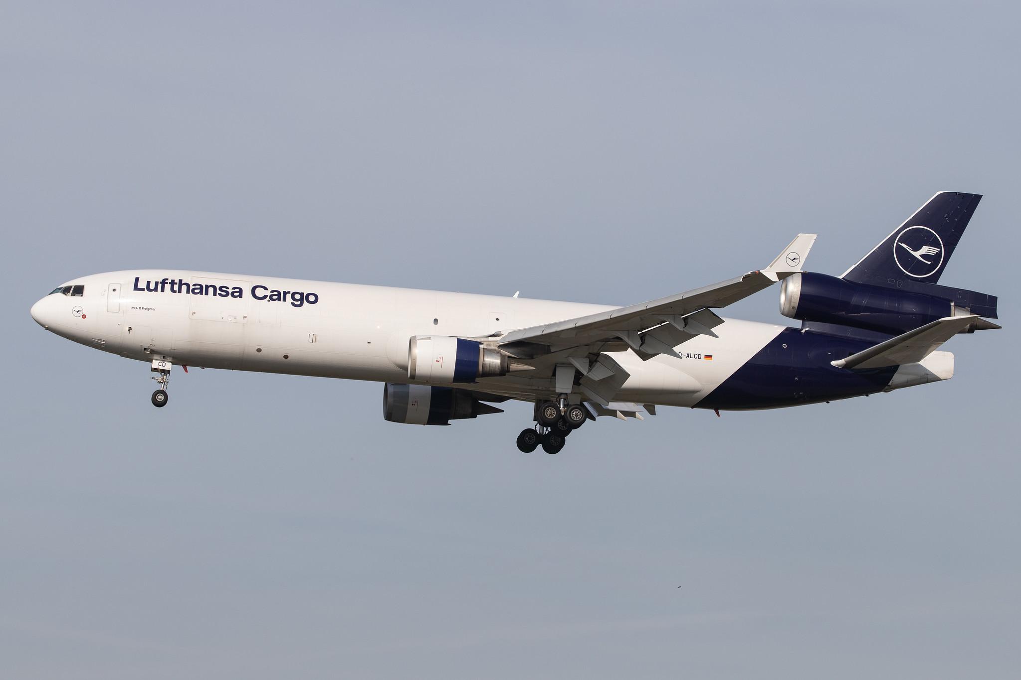 Frankfurt Airport: Lufthansa Cargo (/ GEC) |  McDonnell Douglas MD-11F MD11 | D-ALCD | MSN 48784