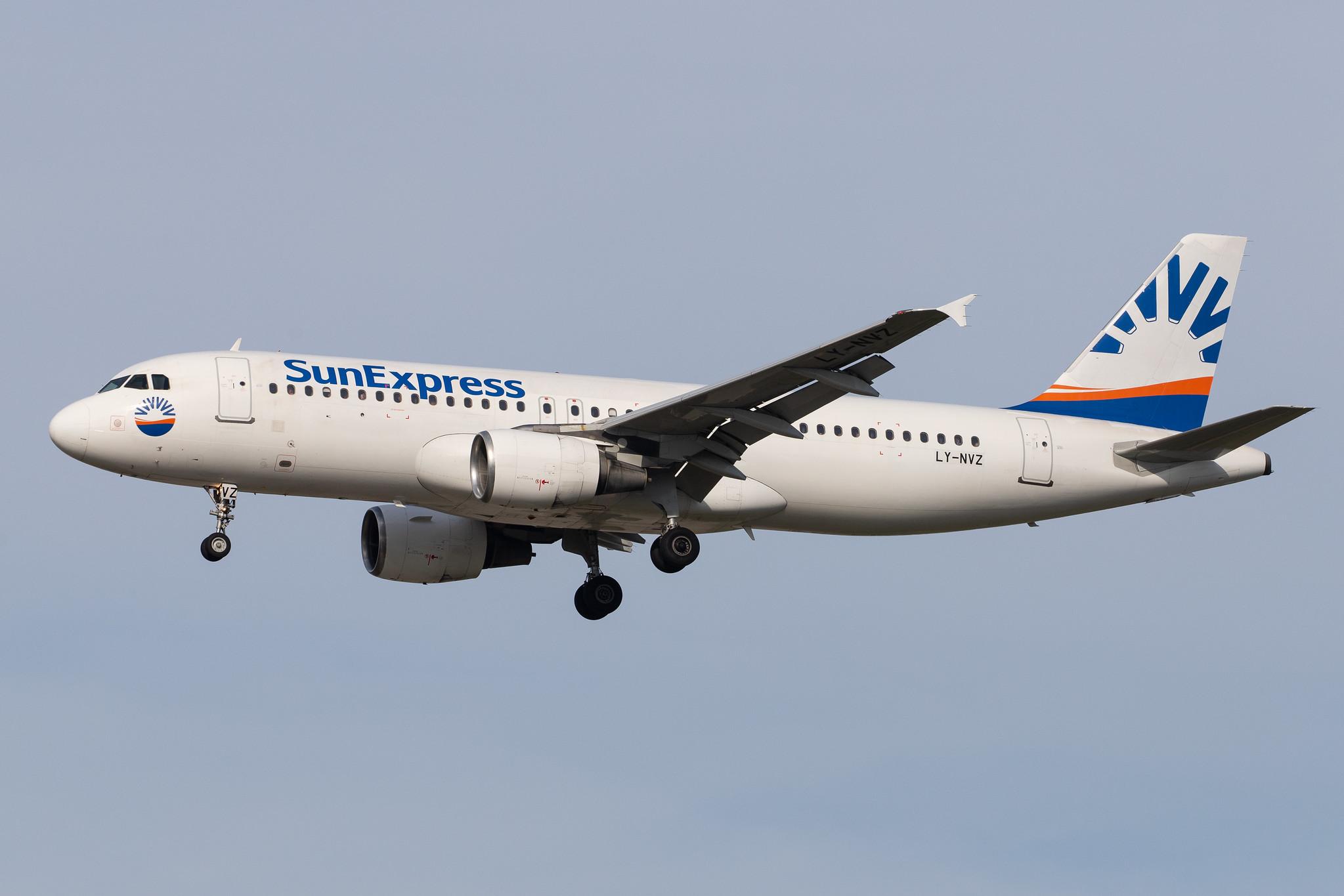 Frankfurt Airport: SunExpress (XQ / SXS) | Operator: Avion Express |  Airbus A320-232 A320 | LY-NVZ | MSN 0921