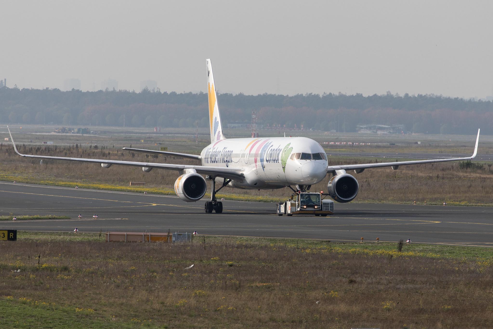 Frankfurt Airport: Condor (DE / CFG) |  Livery: Wir Lieben Fliegen Livery |  Boeing 757-330 B753 | D-ABON | MSN 29023