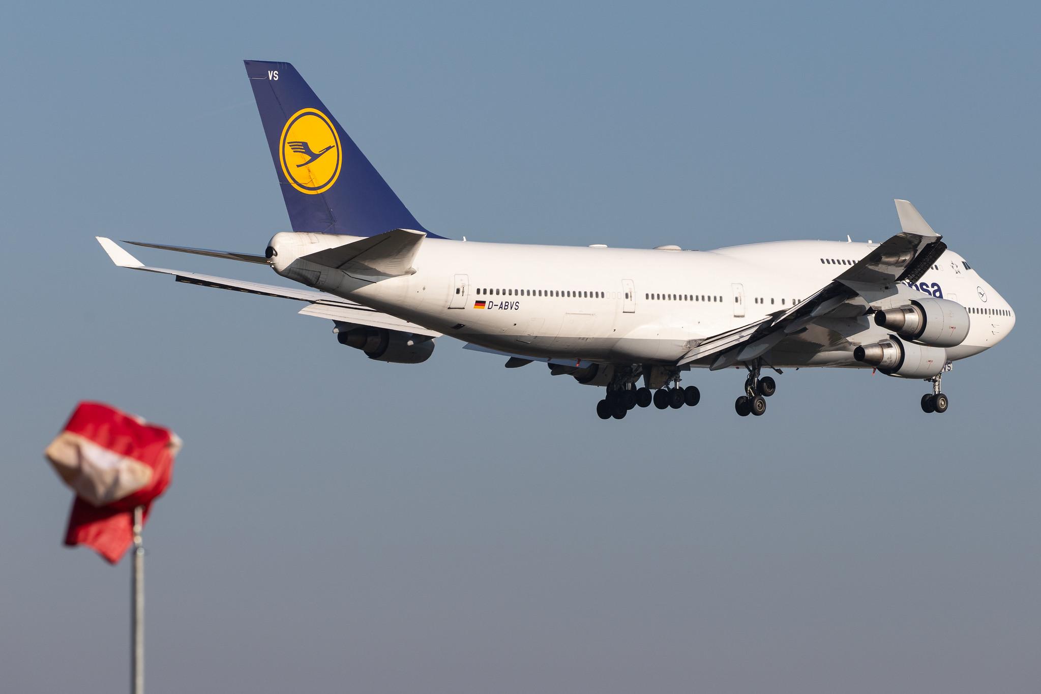 Frankfurt Airport: Lufthansa (LH / DLH) |  Boeing 747-430 B744 | D-ABVS | MSN 28286