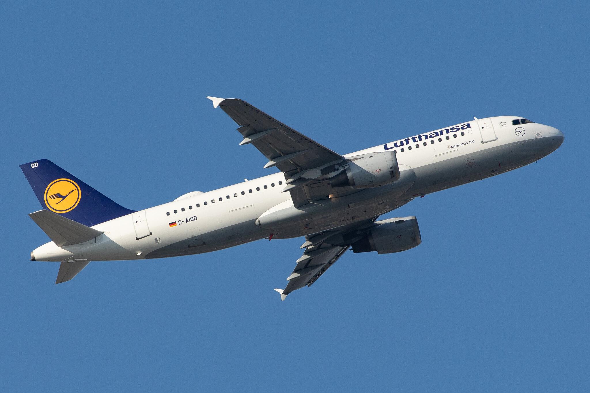 Frankfurt Airport: Lufthansa (LH / DLH) |  Airbus A320-211 A320 | D-AIQD | MSN 0202