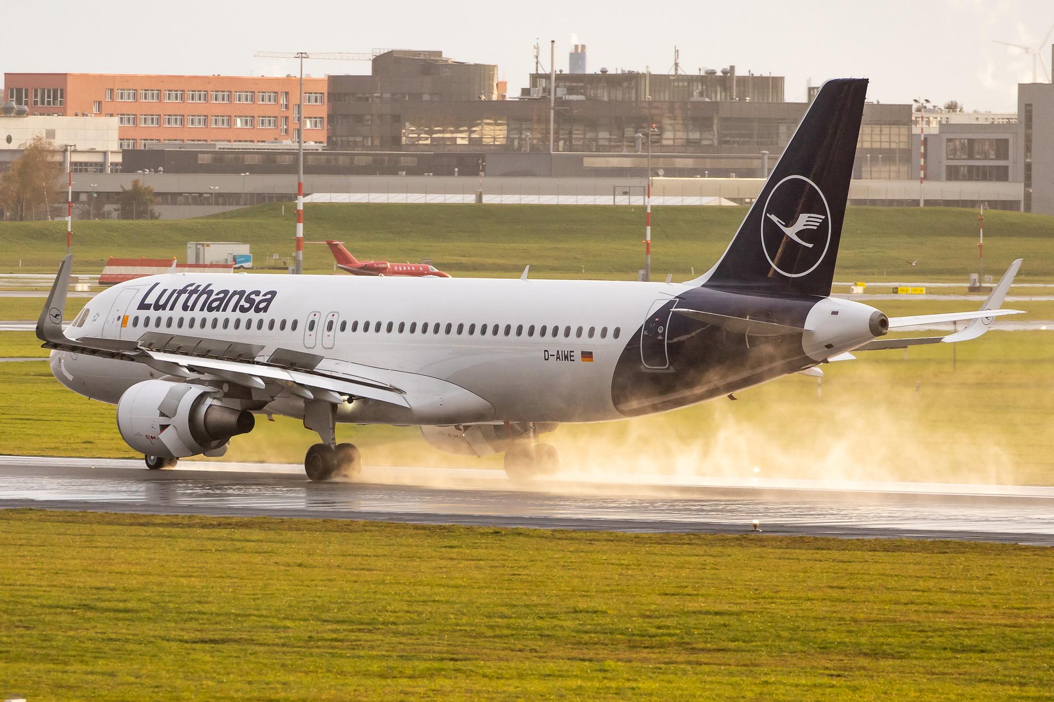 Hamburg Airport: Lufthansa (LH / DLH) |  Airbus A320-214 A320 | D-AIWE | MSN 8680