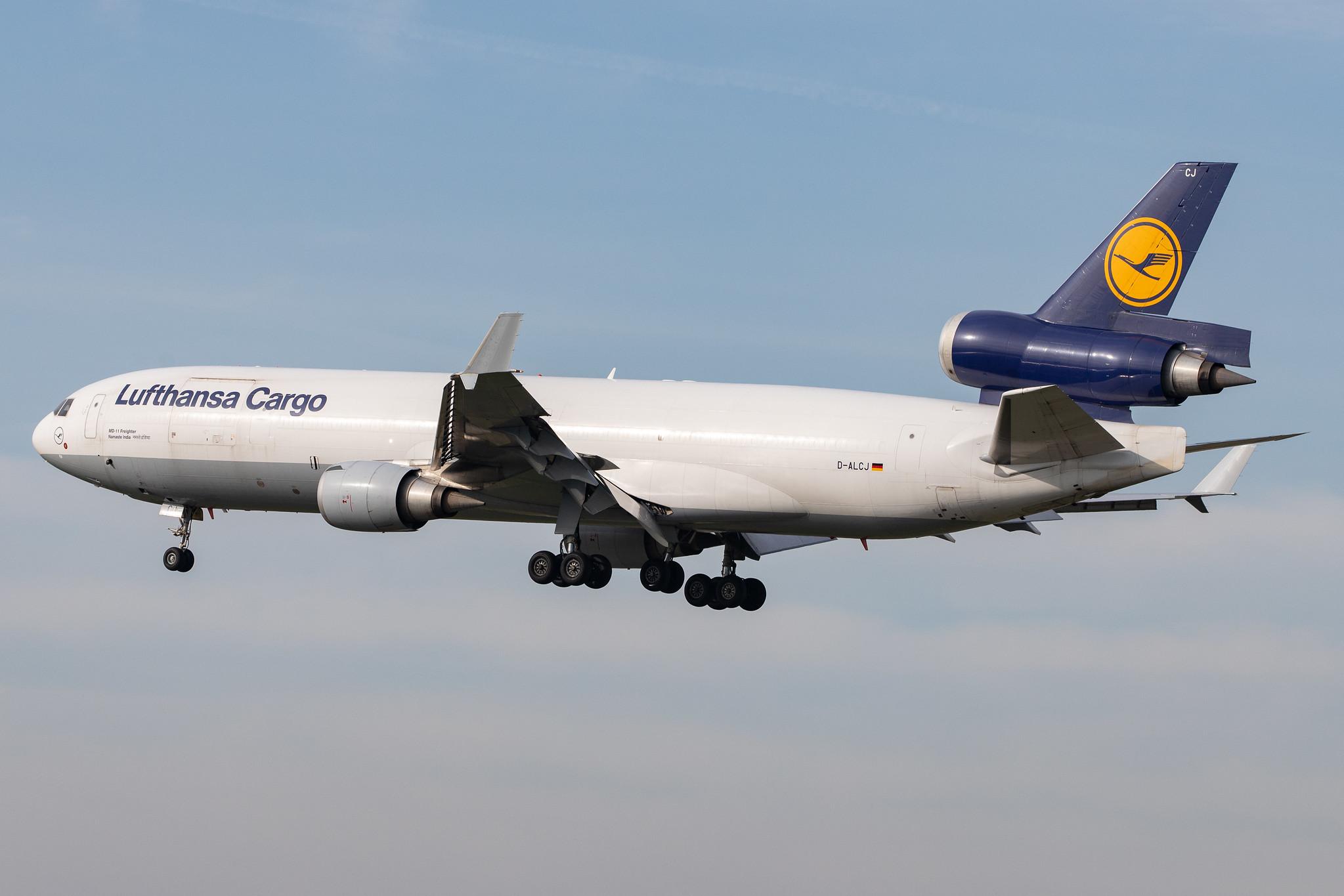 Frankfurt Airport: Lufthansa Cargo (/ GEC) |  McDonnell Douglas MD-11F MD11 | D-ALCJ | MSN 48802