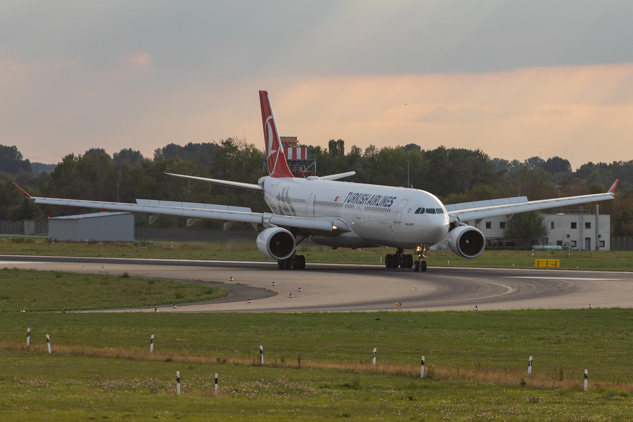 Düsseldorf Airport: Turkish Airlines (TK / THY) |  Airbus A330-303 A333 | TC-JOD | MSN 1529