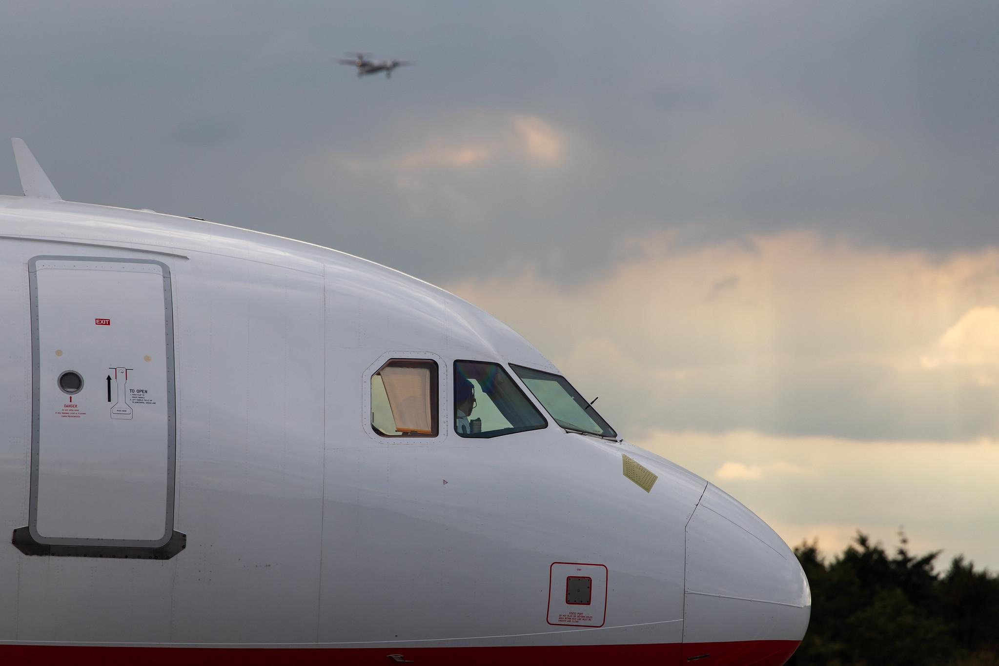 Düsseldorf Airport: Laudamotion (OE / LDM) |  Airbus A320-232 A320 | OE-LOM | MSN 2984