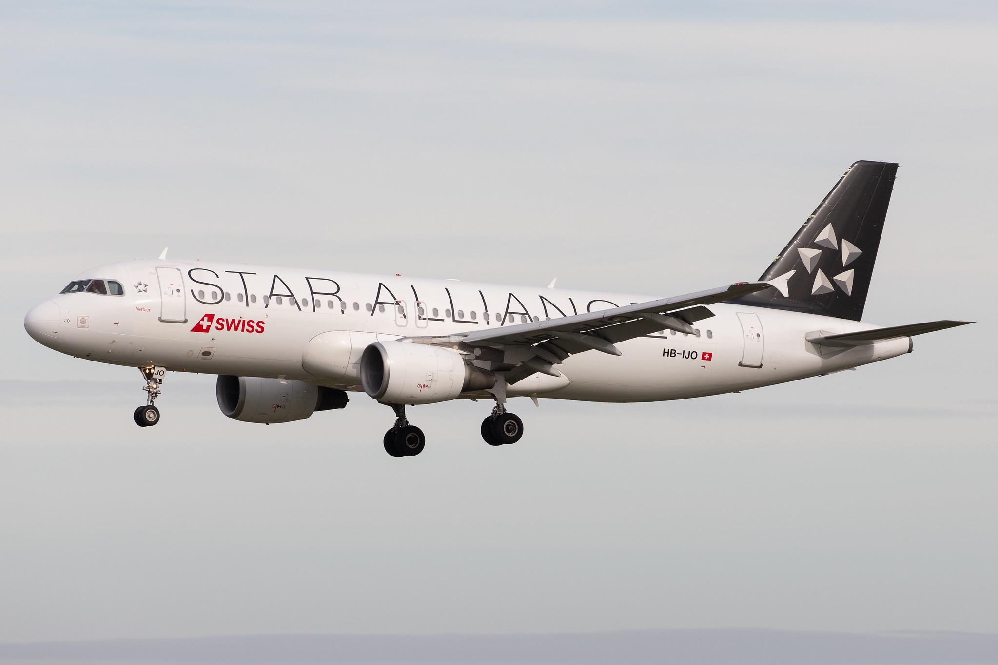 Hamburg Airport: Swiss (LX / SWR) |  Livery: Star Alliance Livery |  Airbus A320-214 A320 | HB-IJO | MSN 0673
