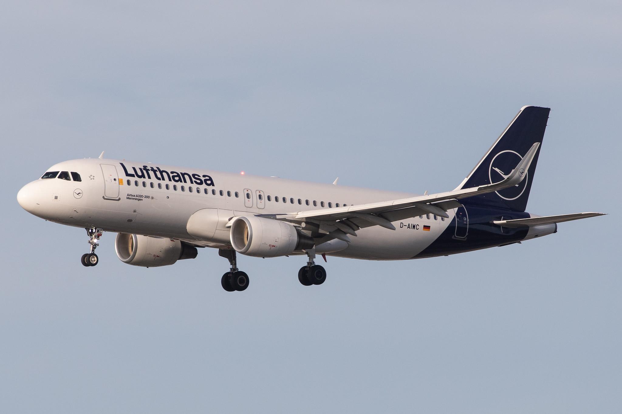 Frankfurt Airport: Lufthansa (LH / DLH) |  Airbus A320-214 A320 | D-AIWC | MSN 8667