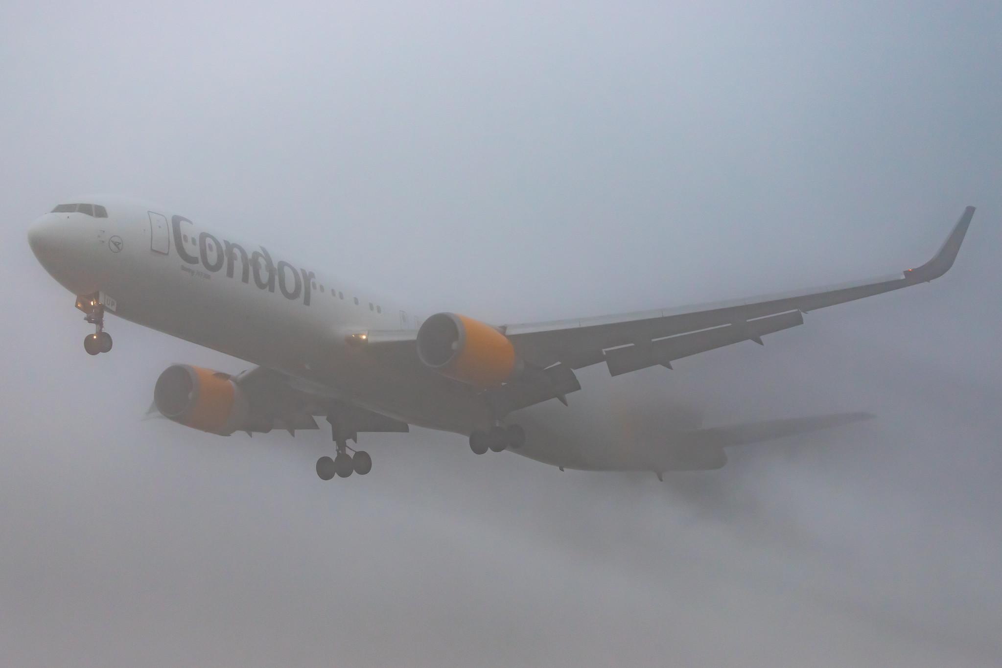 Frankfurt Airport: Condor (DE / CFG) |  Boeing 767-3Q8(ER) B763 | D-ABUP | MSN 30048