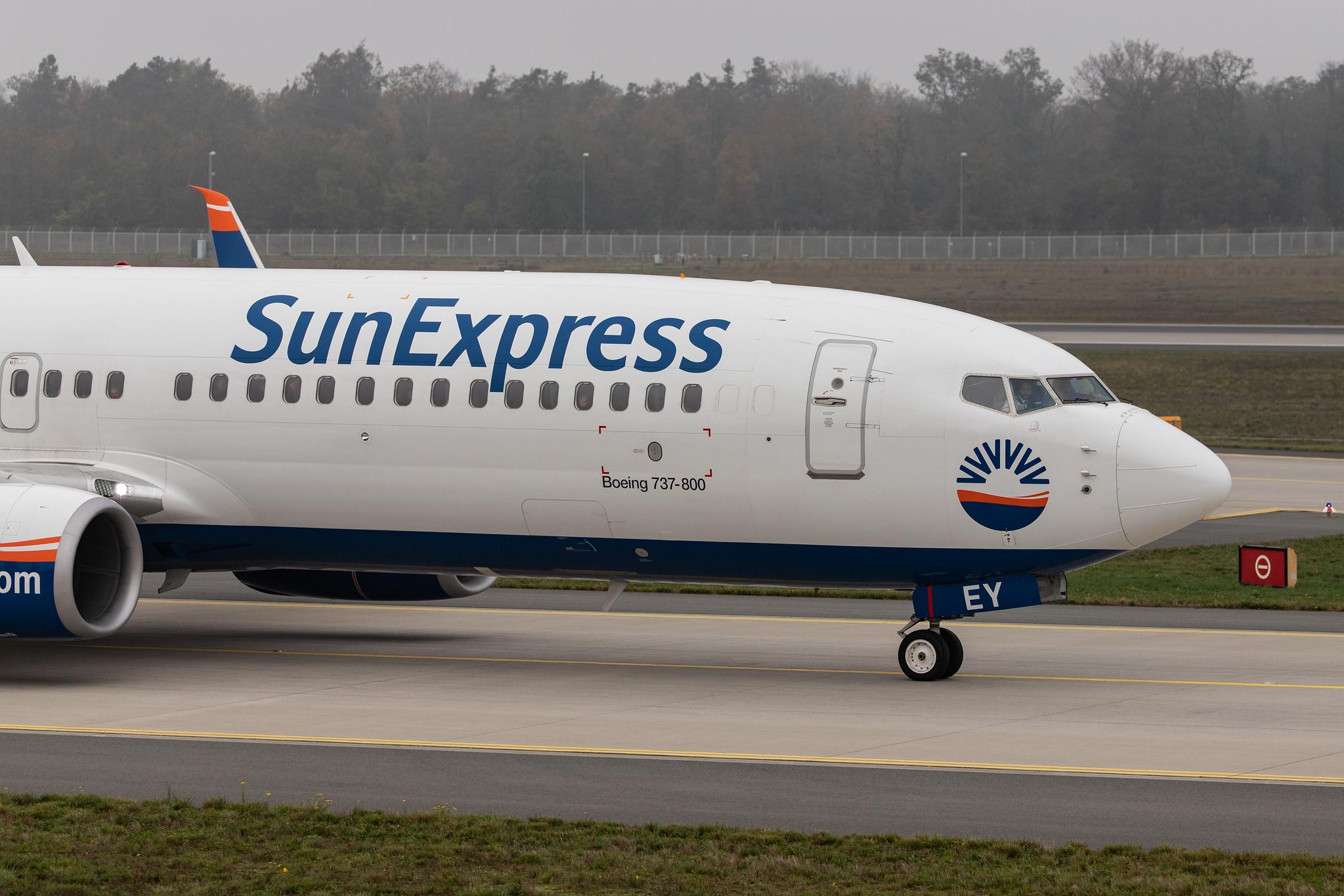 Frankfurt Airport: SunExpress (XQ / SXS) |  Boeing 737-8HC B738 | TC-SEY | MSN 61182