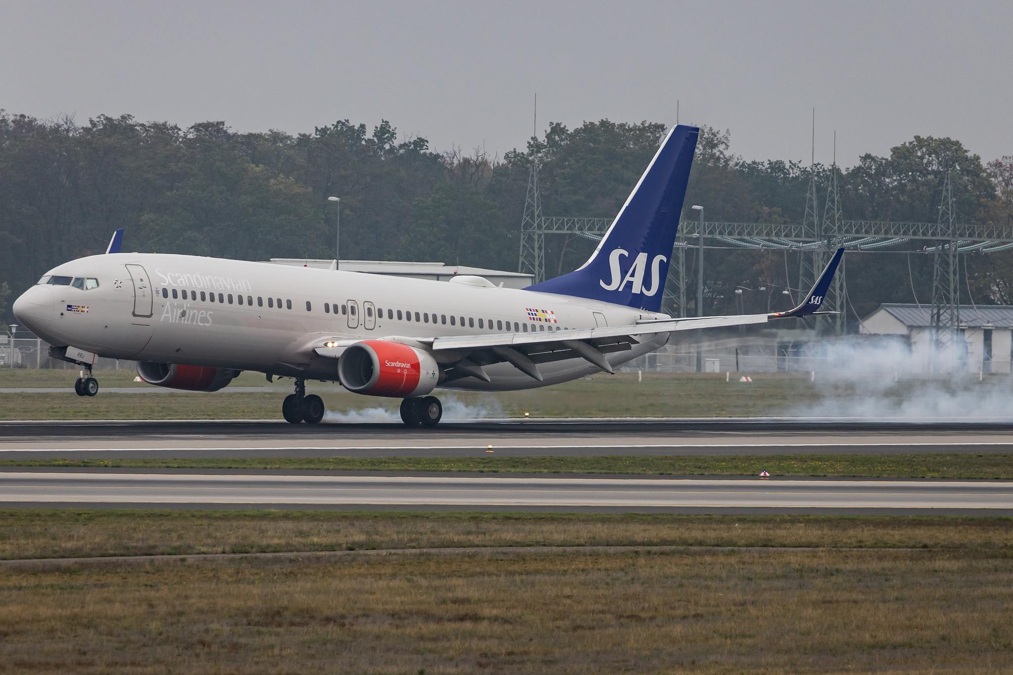 Frankfurt Airport: SAS (SK / SAS) |  Boeing 737-883 B738 | LN-RRJ | MSN 34547