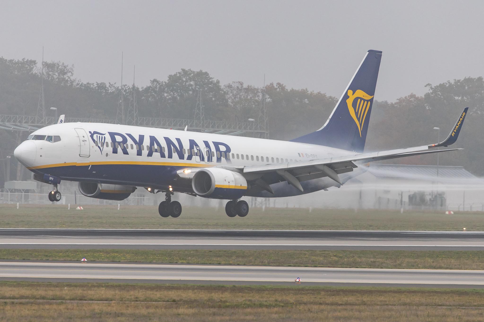 Frankfurt Airport: Ryanair (FR / RYR) |  Boeing 737-8AS B738 | EI-DPX | MSN 35553