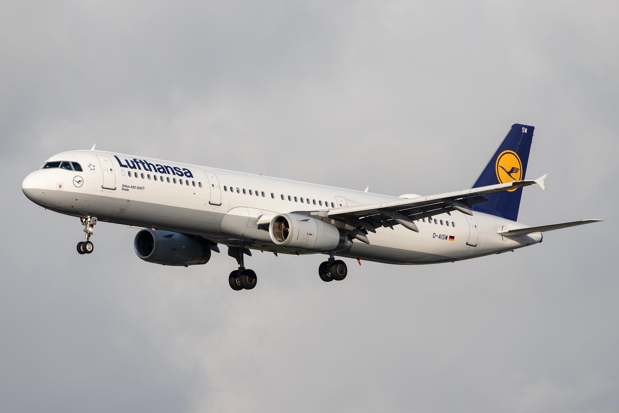Hamburg Airport: Lufthansa (LH / DLH) |  Airbus A321-231 A321 | D-AISW | MSN 4054